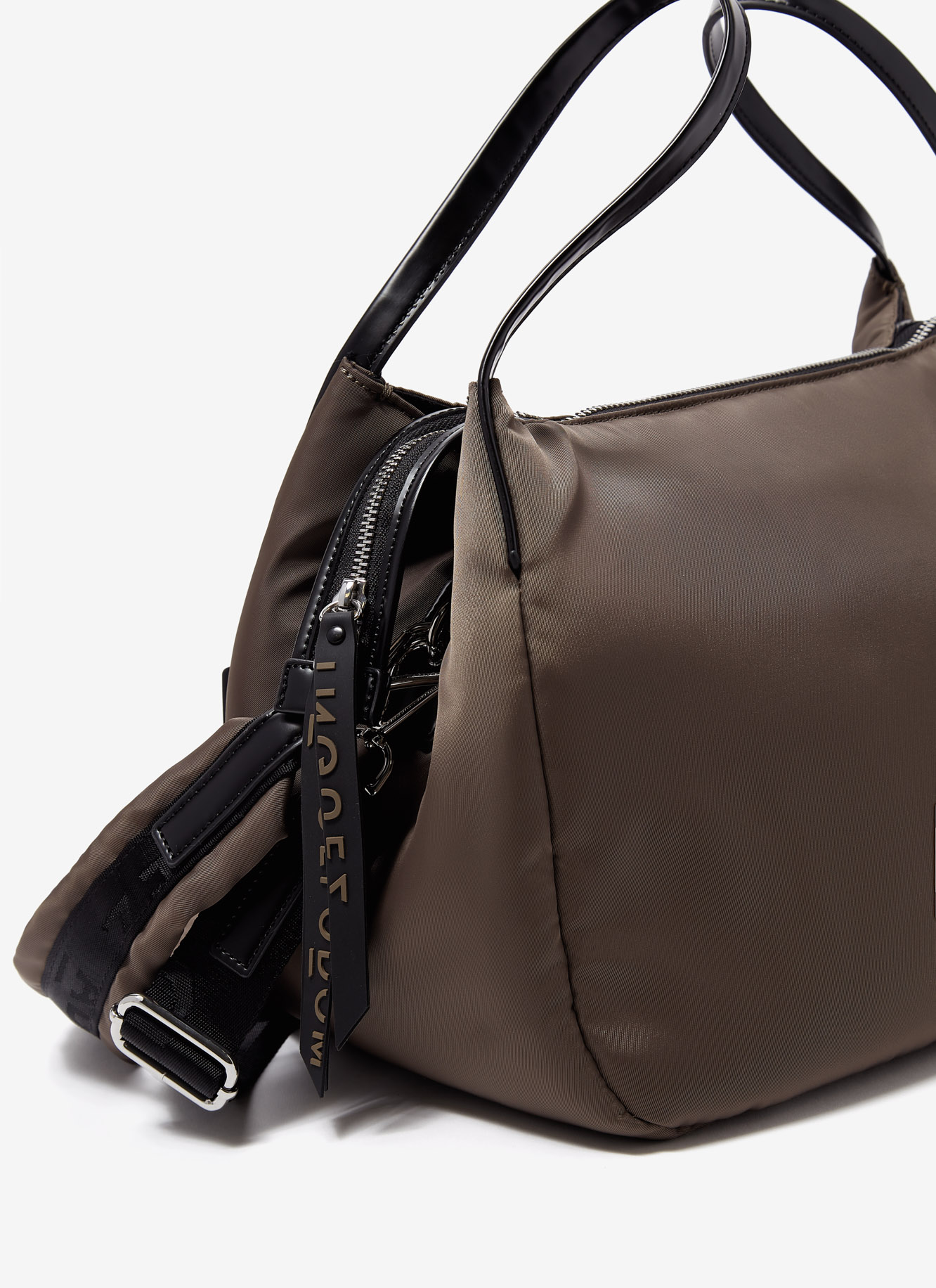 Nylon bowling bag with removable straps image number 1