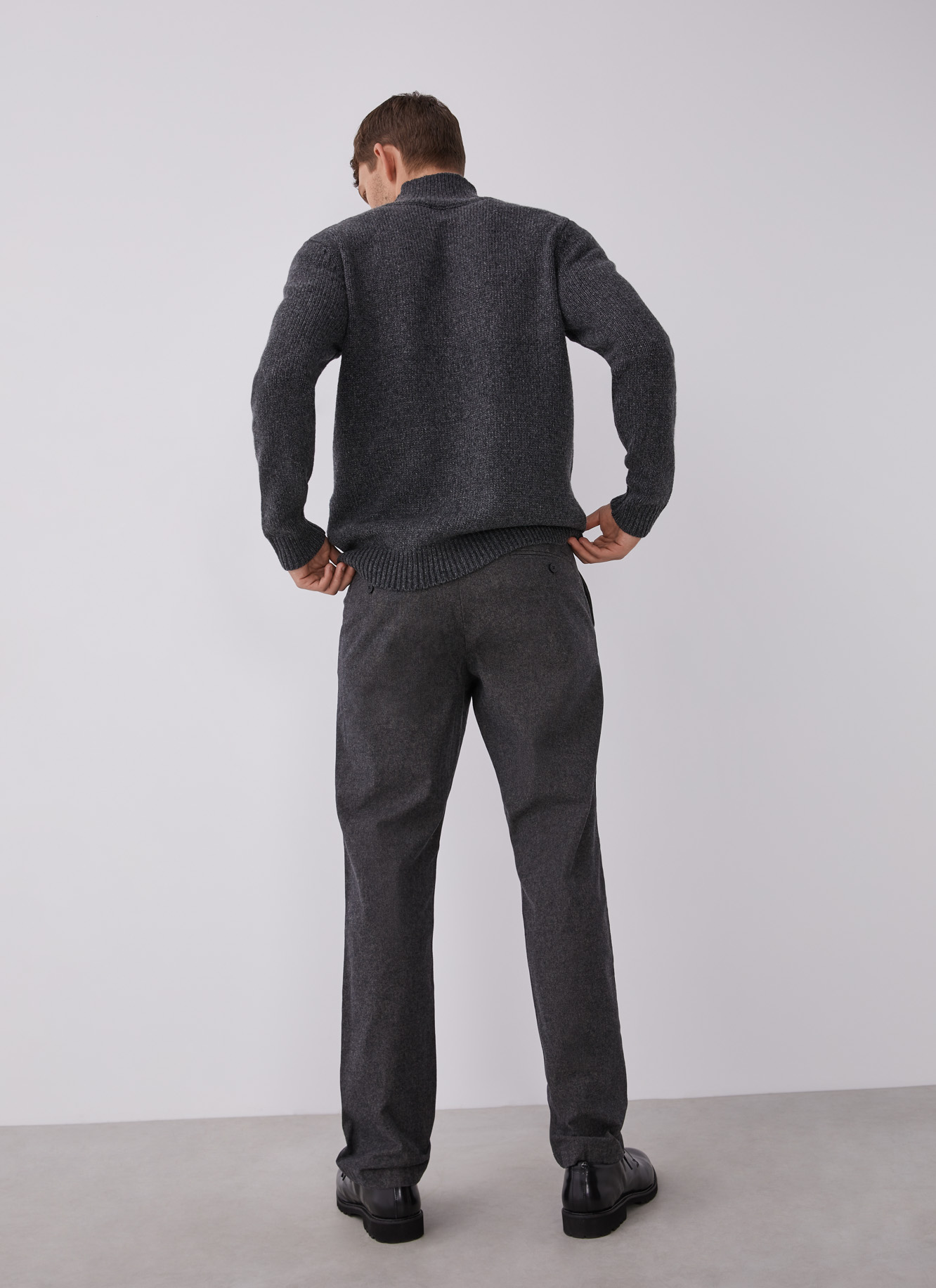 Pantalón tipo chino en algodón elástico image number 1