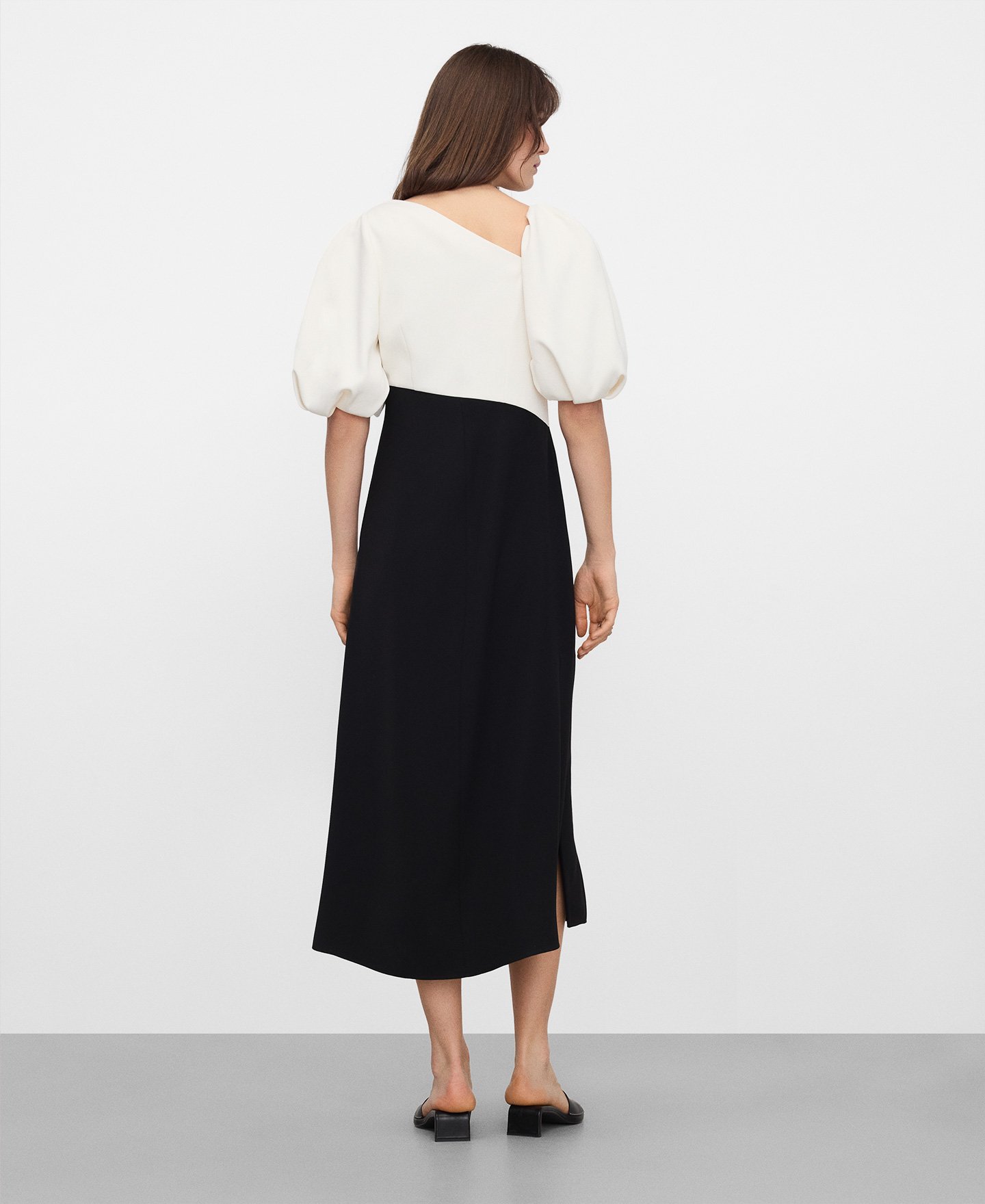 Two-tone long dress with balloon sleeve image number 2