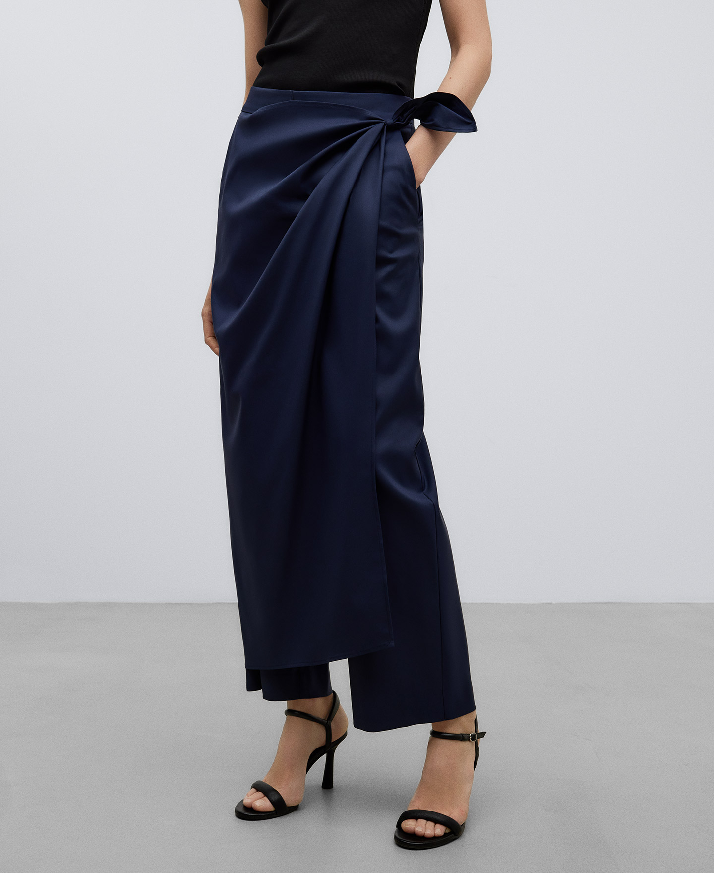 Navy blue trousers with sarong woman image number 0