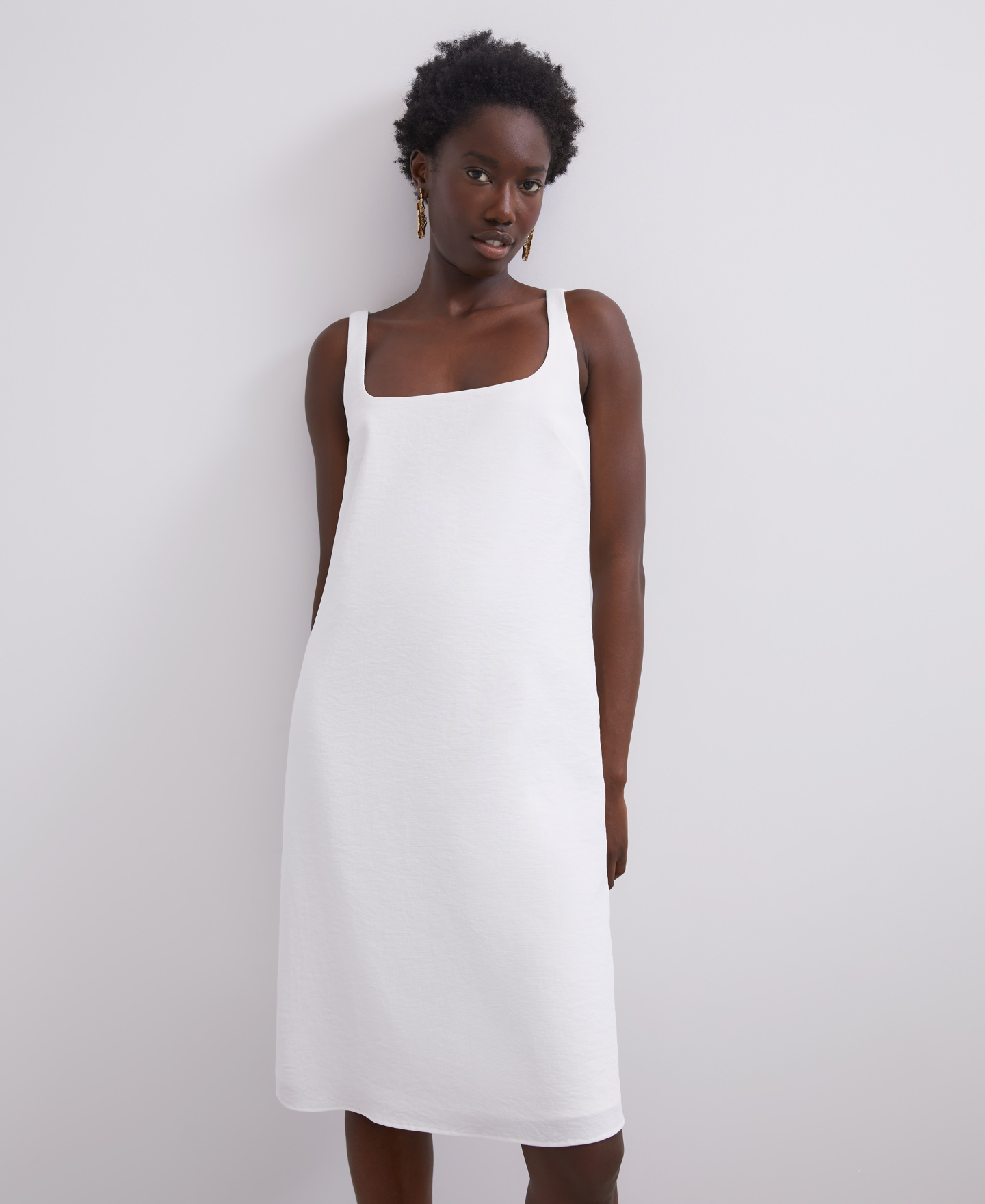 Square neckline dress image number 3