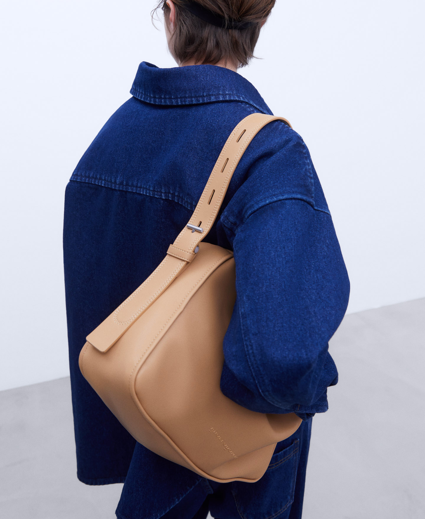 Recycled polyester medium hobo bag image number 4