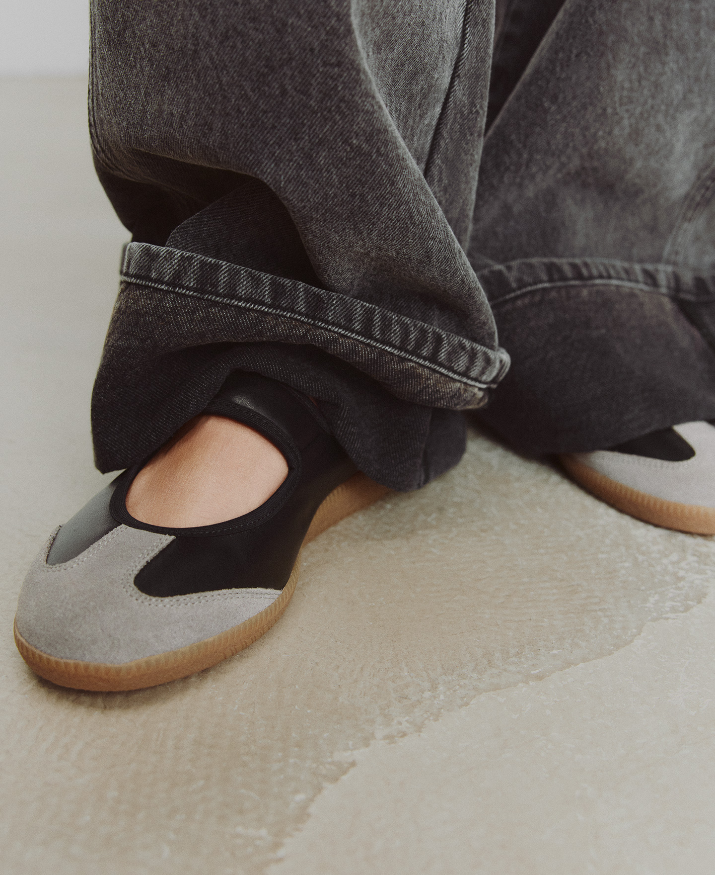 Maxi logo leather sport ballet flat image number 3