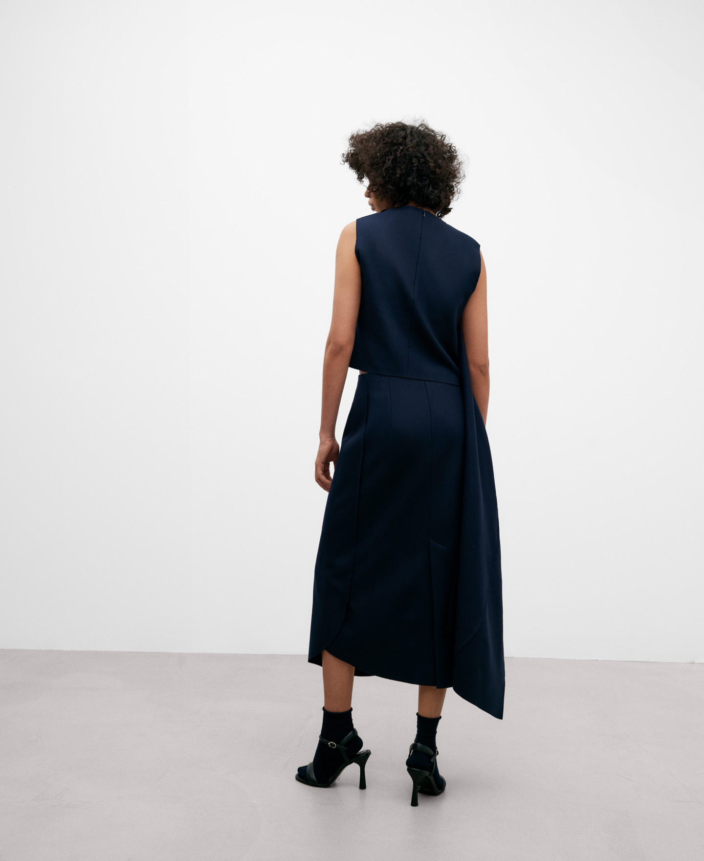 Falda tejido lana azul marino para mujer image number 5