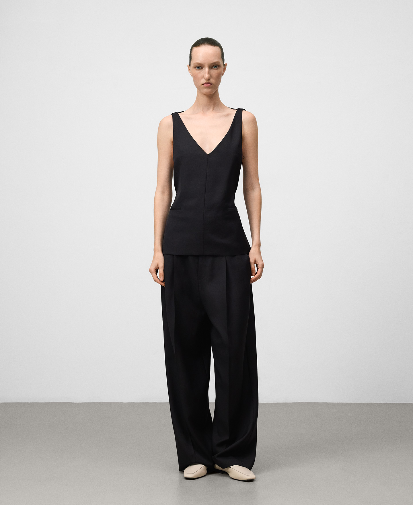 Wide-leg tailored trousers woman image number 1