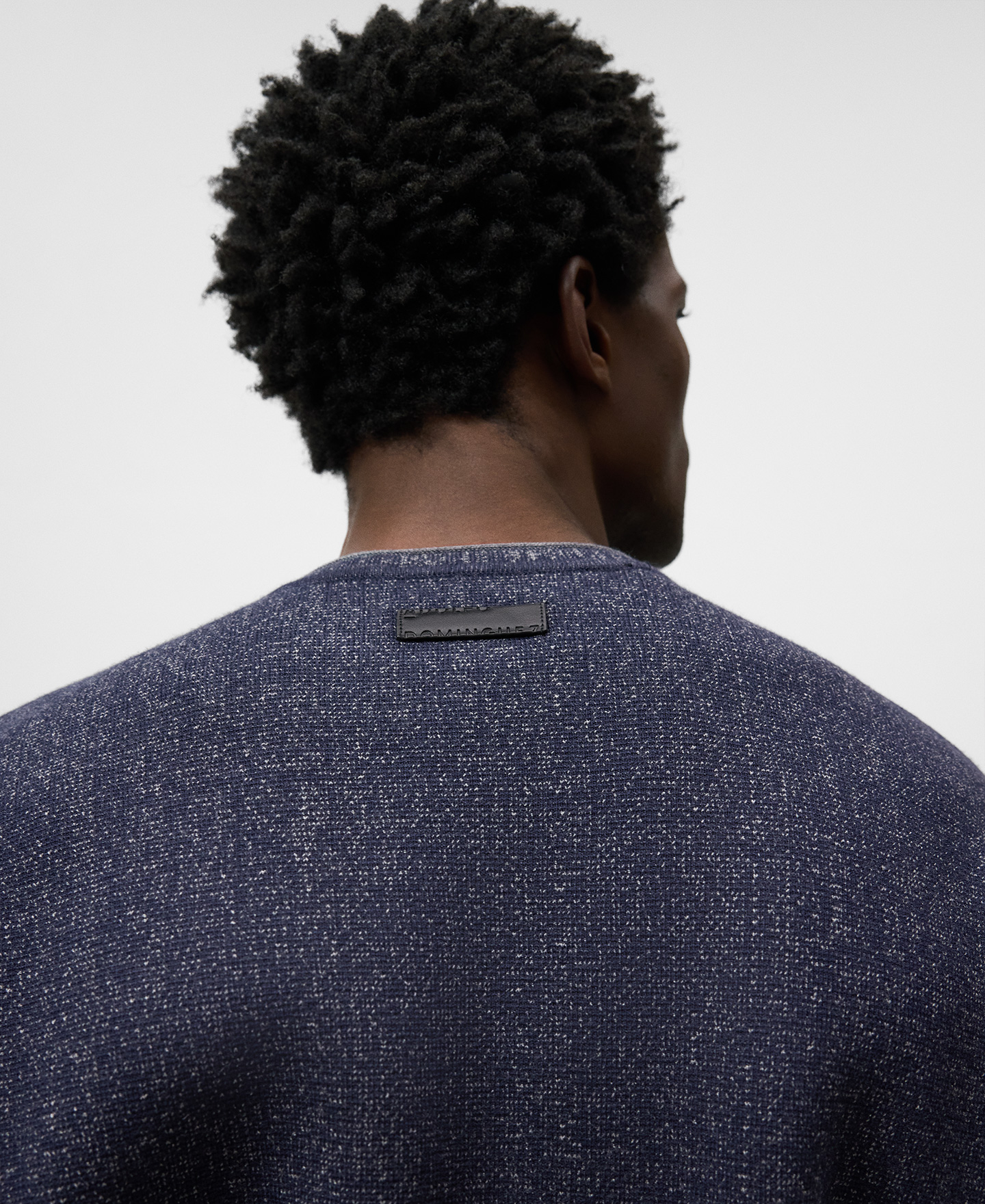 Camisola masculina com gola enrolada e efeito jaspeado image number 3