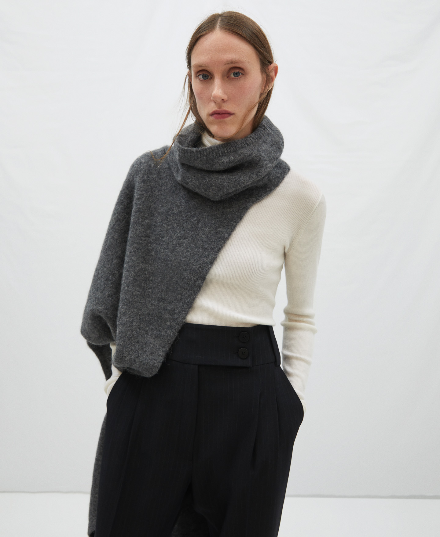 Wool and alpaca scarf with collar image number 0
