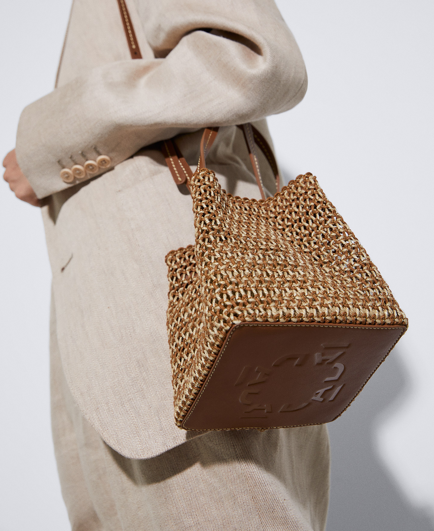 Recycled polyester and jute raffia bag image number 4
