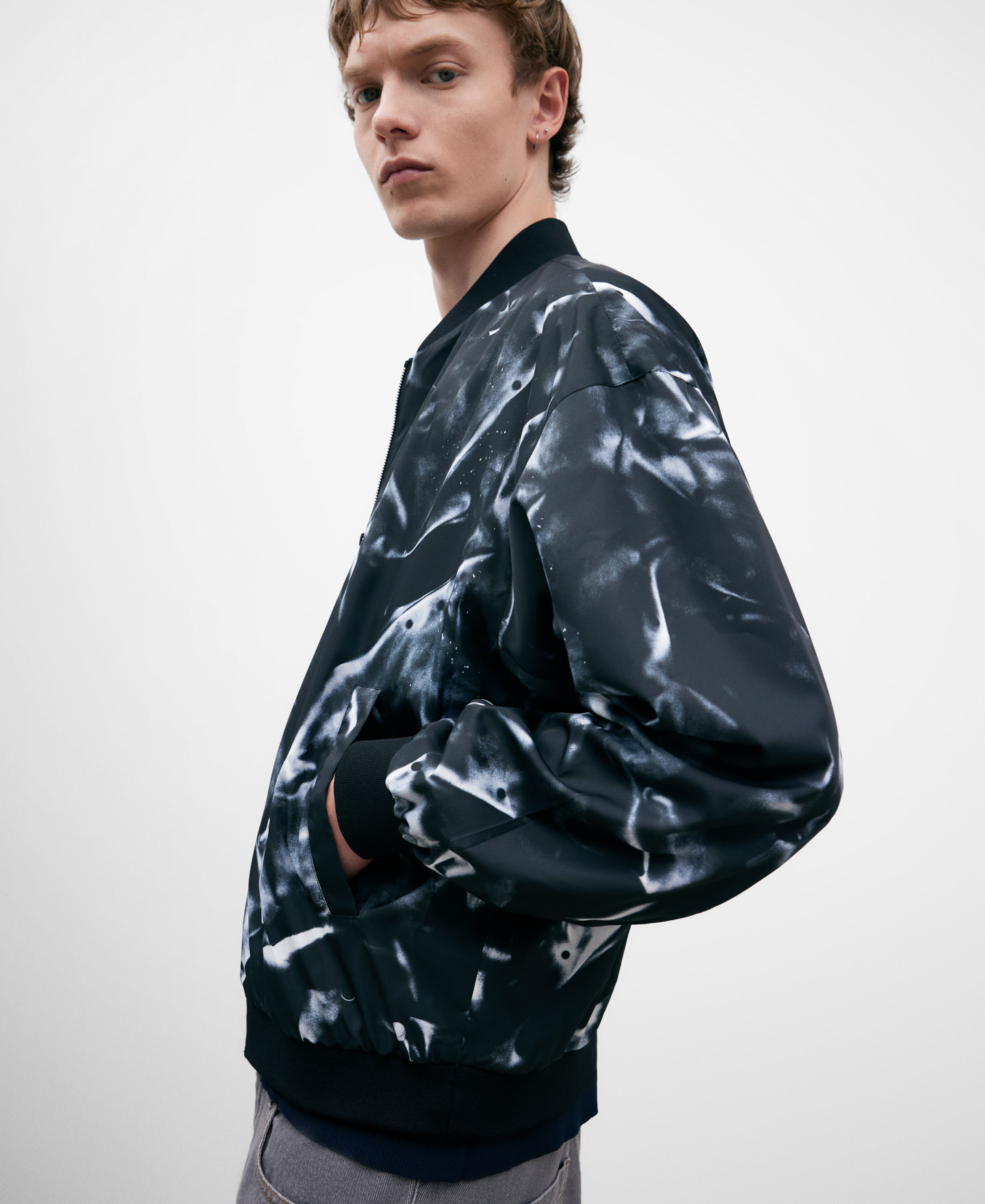 Printed bomber jacket image number 4