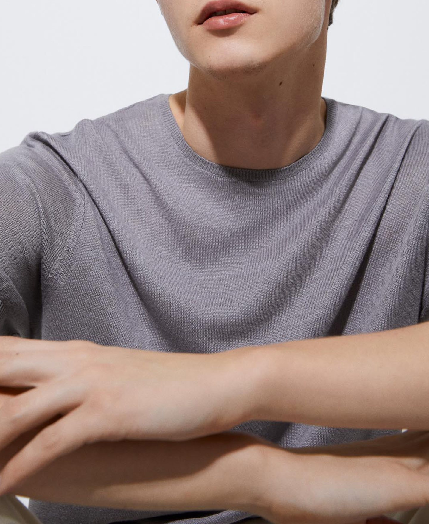 Linen knitted crew neck t-shirt image number 3