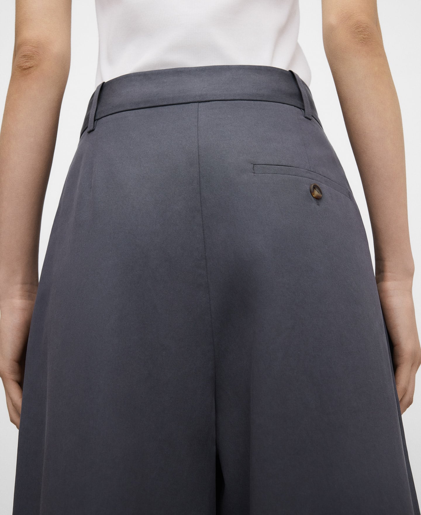 Straight pleated trousers image number 3