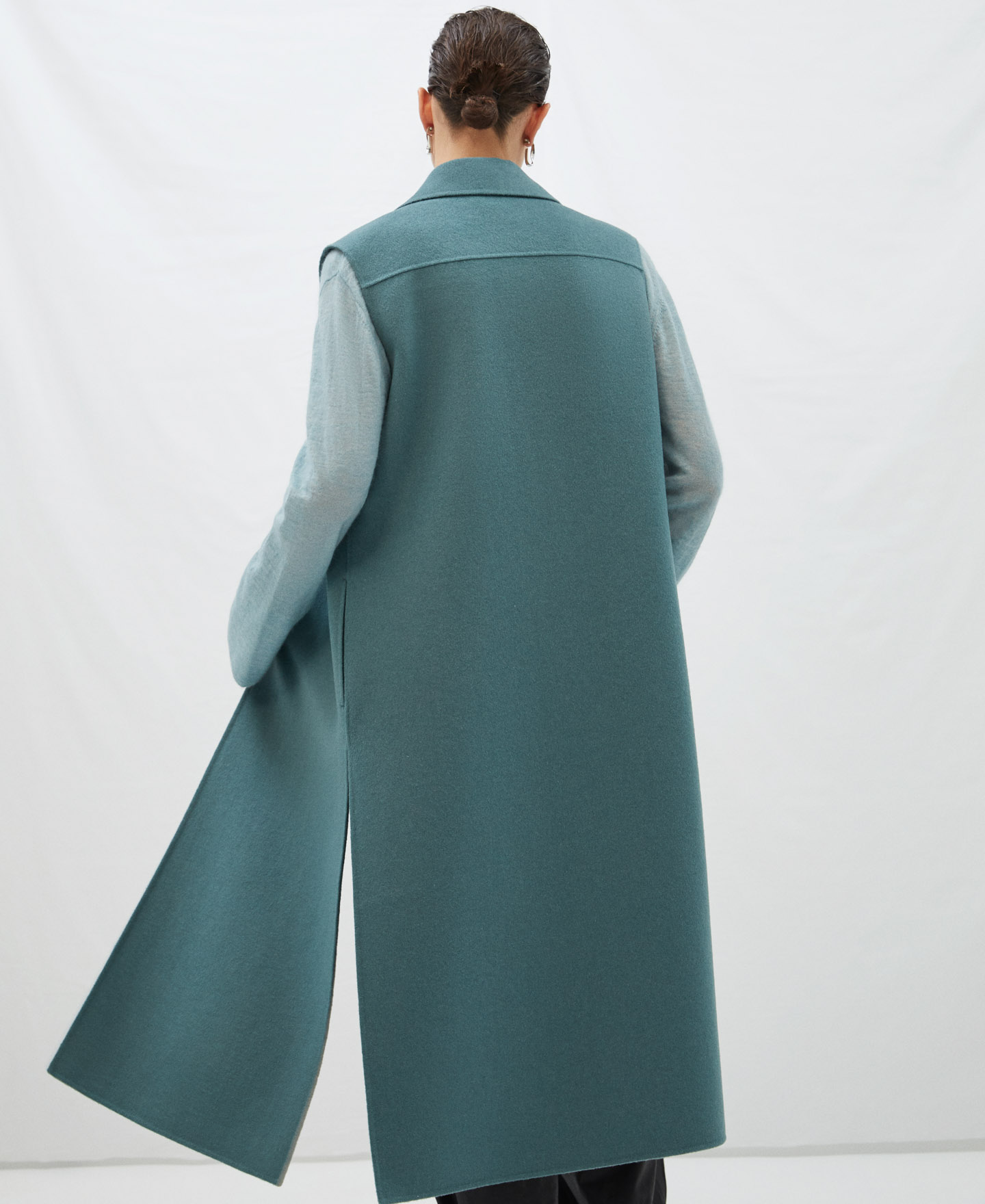 Double faced waistcoat piped pockets image number 2