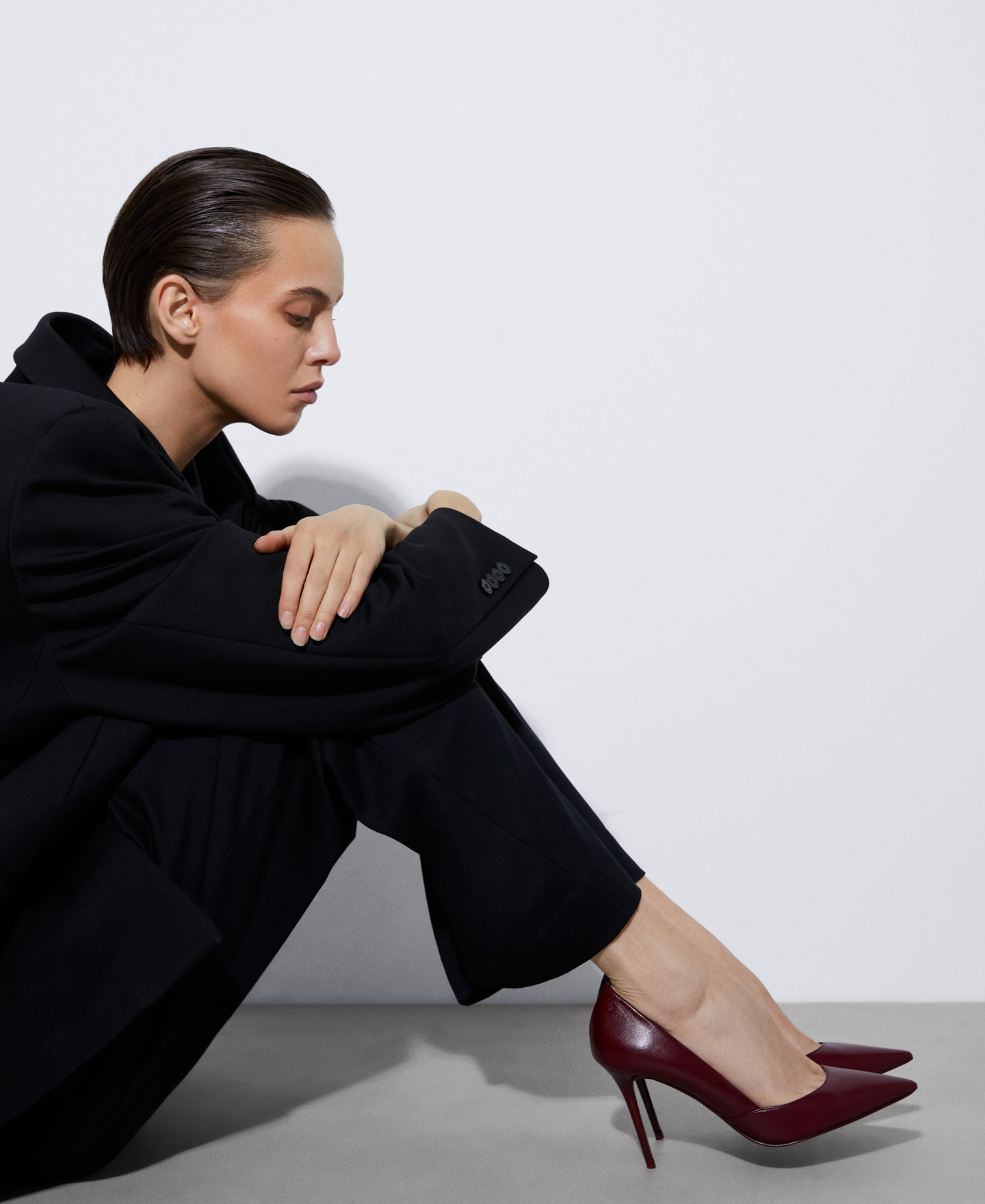 Side neckline lounge shoes image number 2