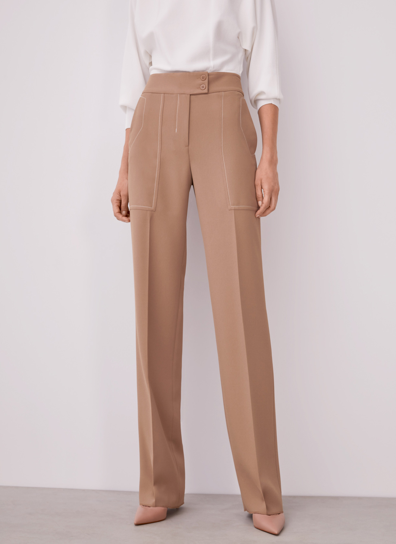 Trousers with backstitched pockets image number 0