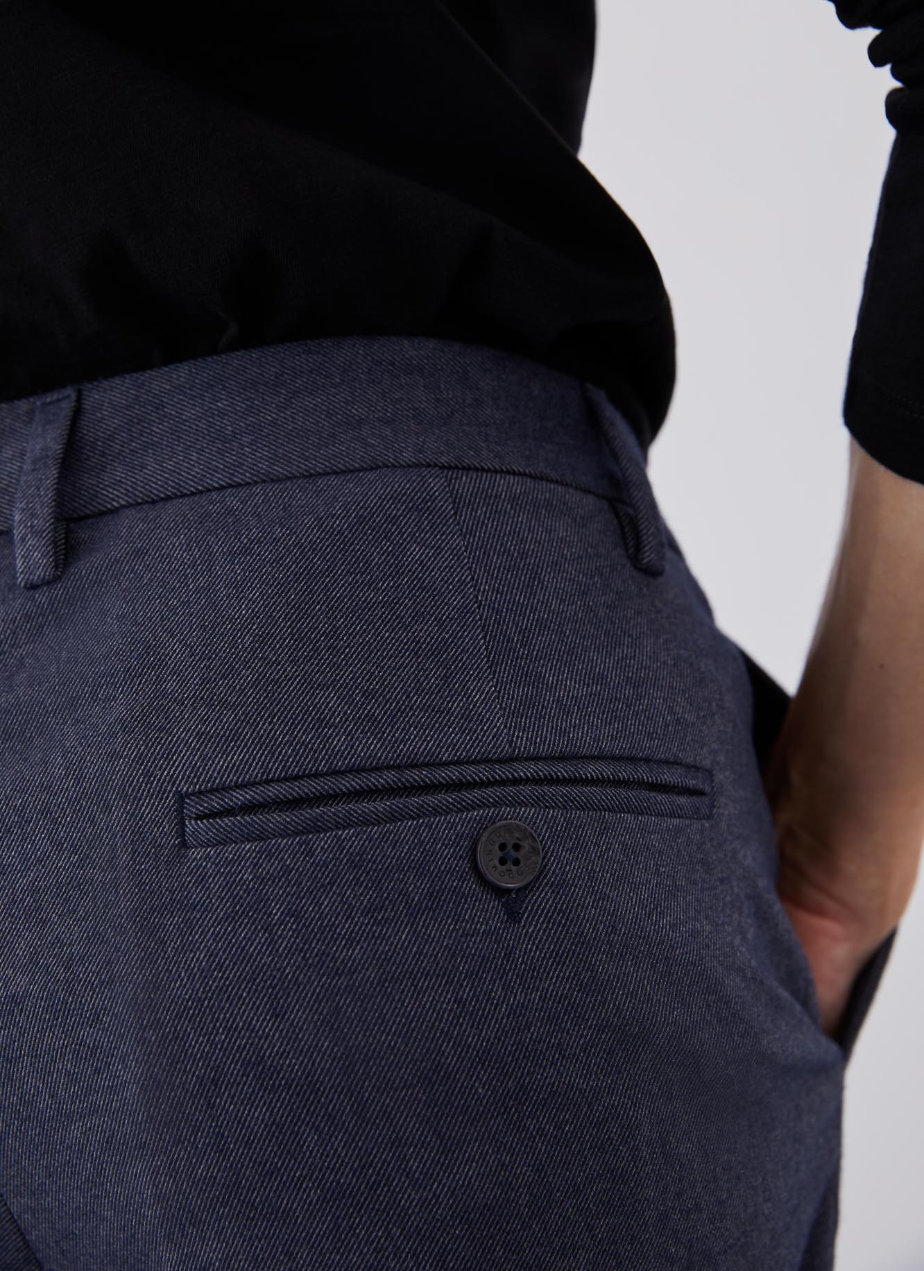 Pantalón tipo chino con acabado jaspeado image number 2