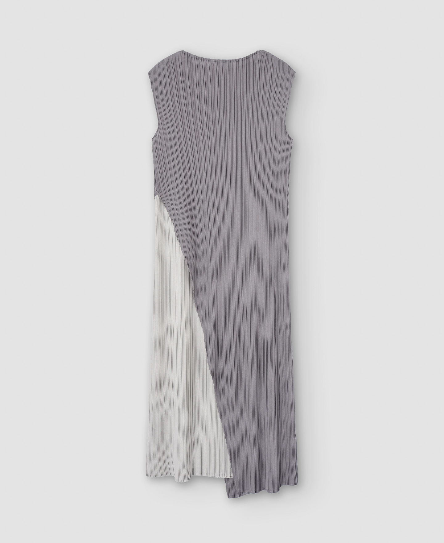Asymmetrical two-color crinkle dress image number 6