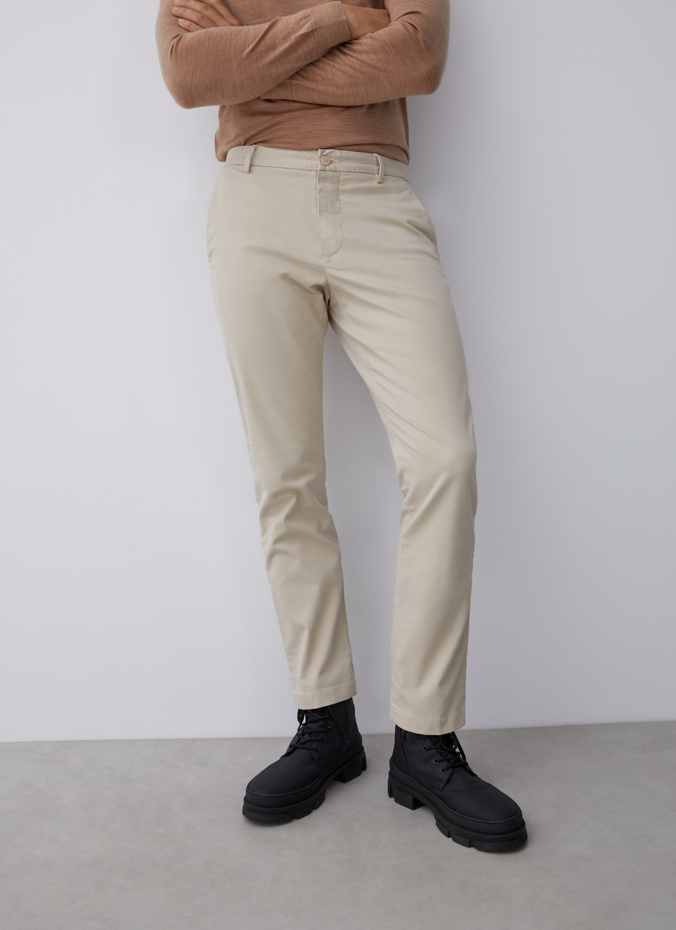 Elastic cotton chino trousers image number 0