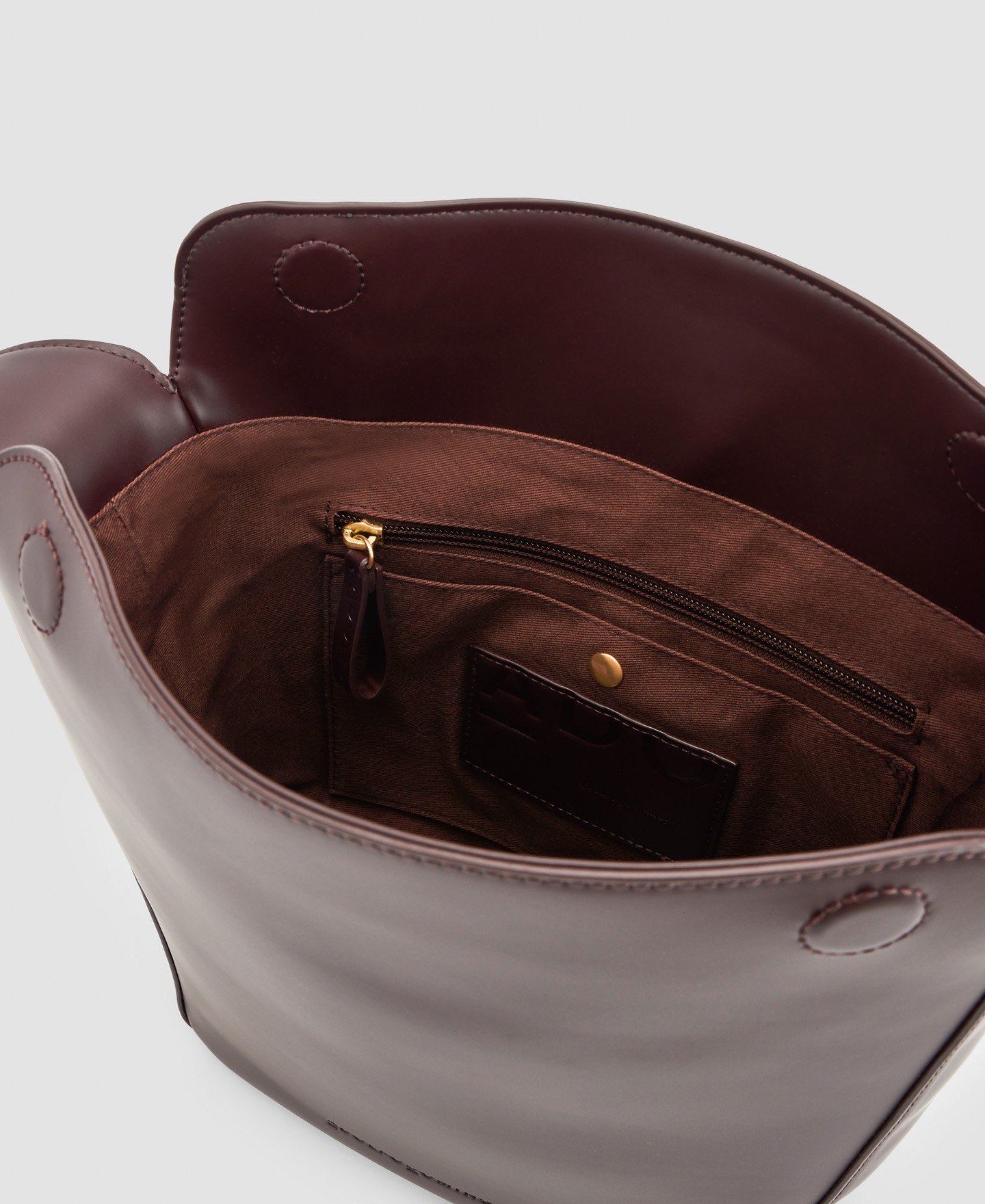 Mala hobo em material reciclado. image number 2