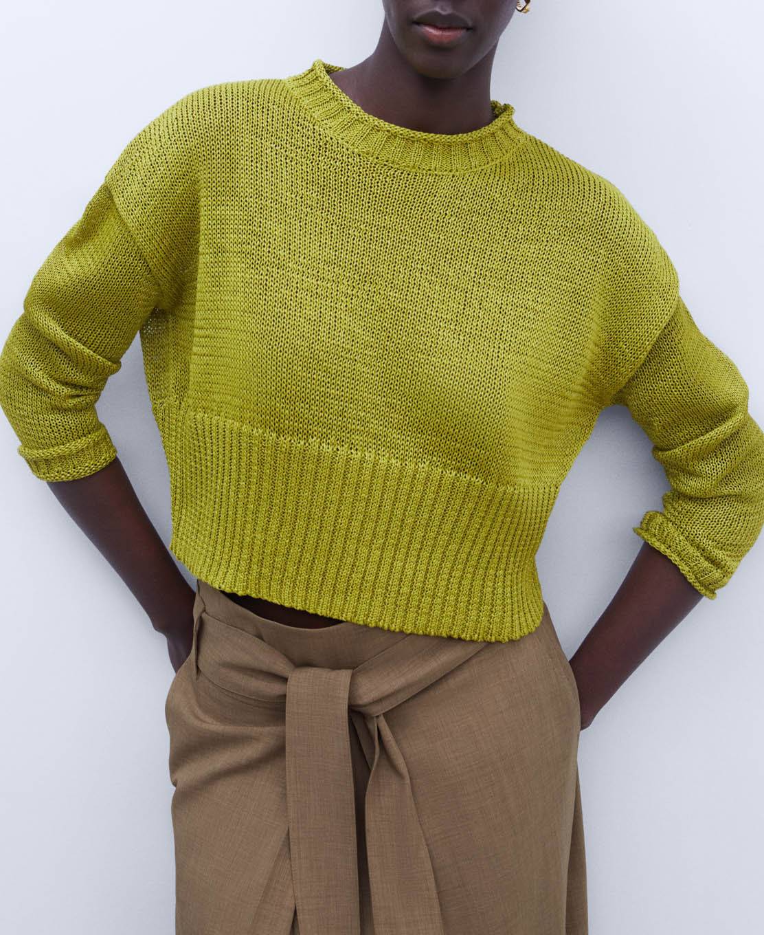 Knitted crop sweater image number 0