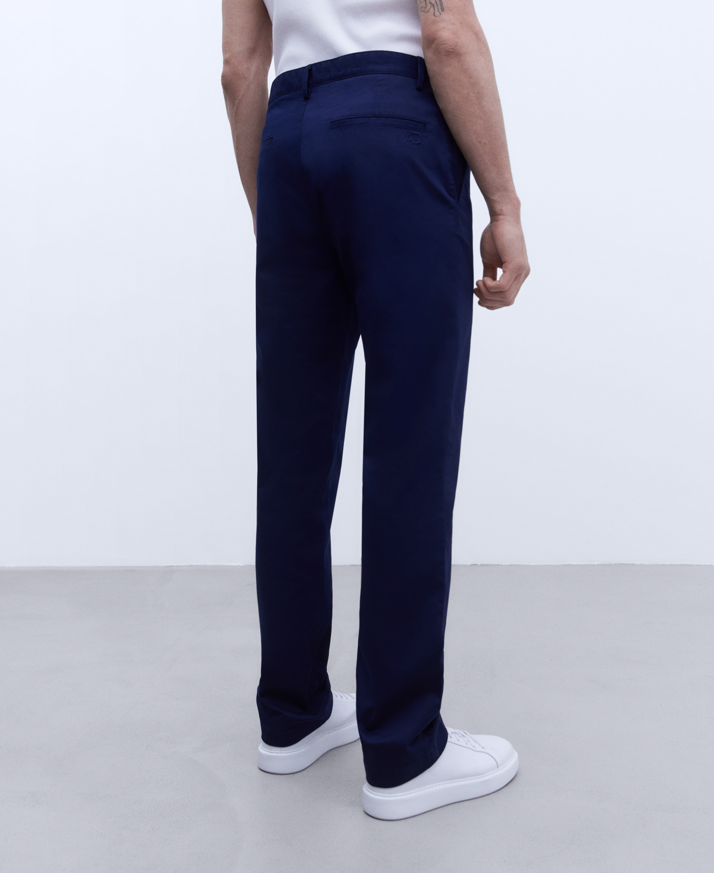 Pantalon chino en coton sergé image number 1