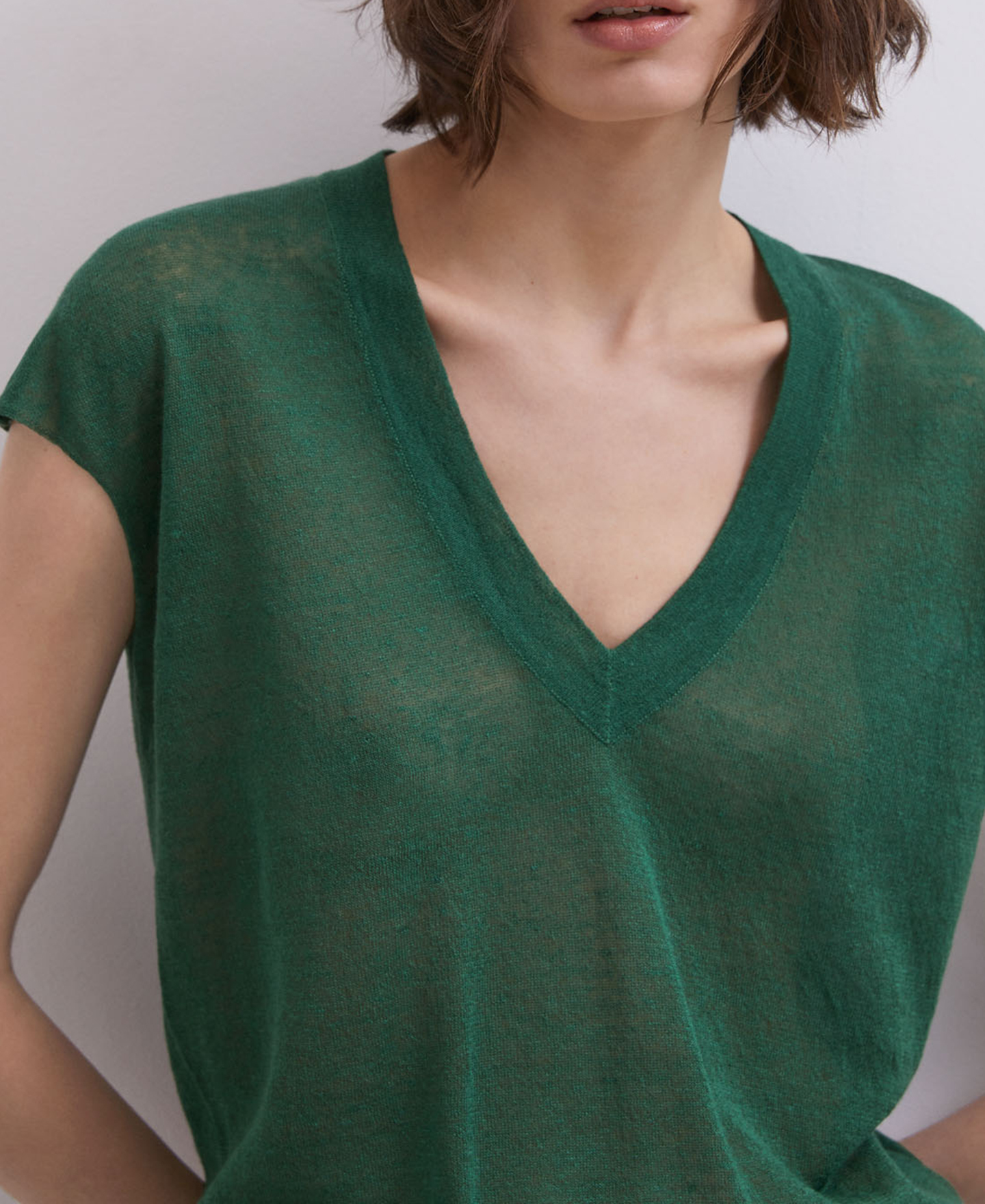 Green v-neck linen top image number 3