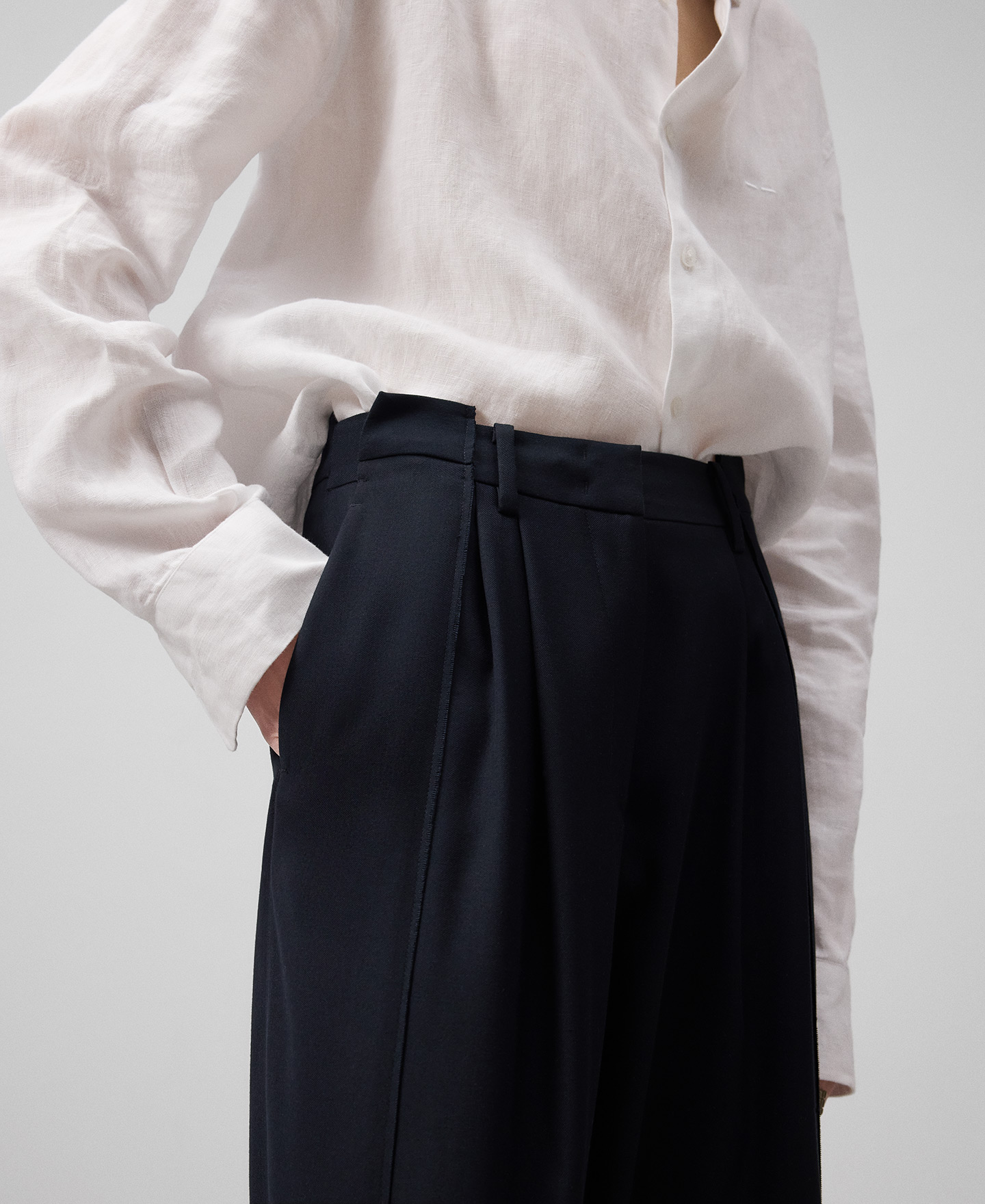 Pantalón pinzas asimétrico mujer image number 3