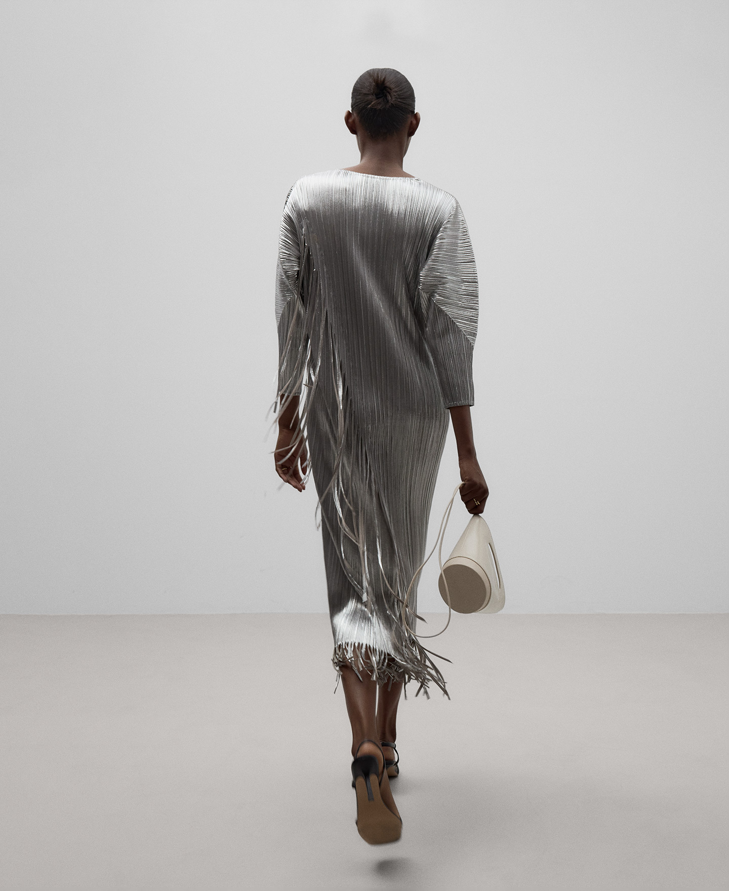 Silver crinkle dress woman image number 2
