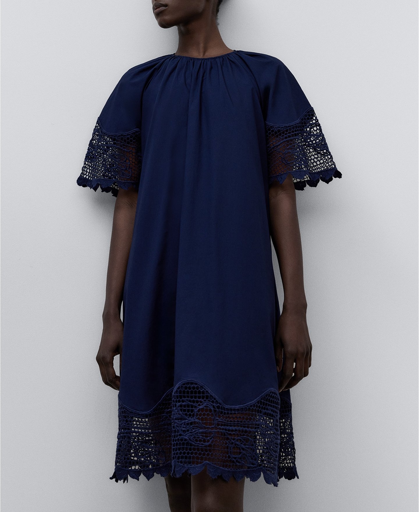 Vestido corto plisado image number 0