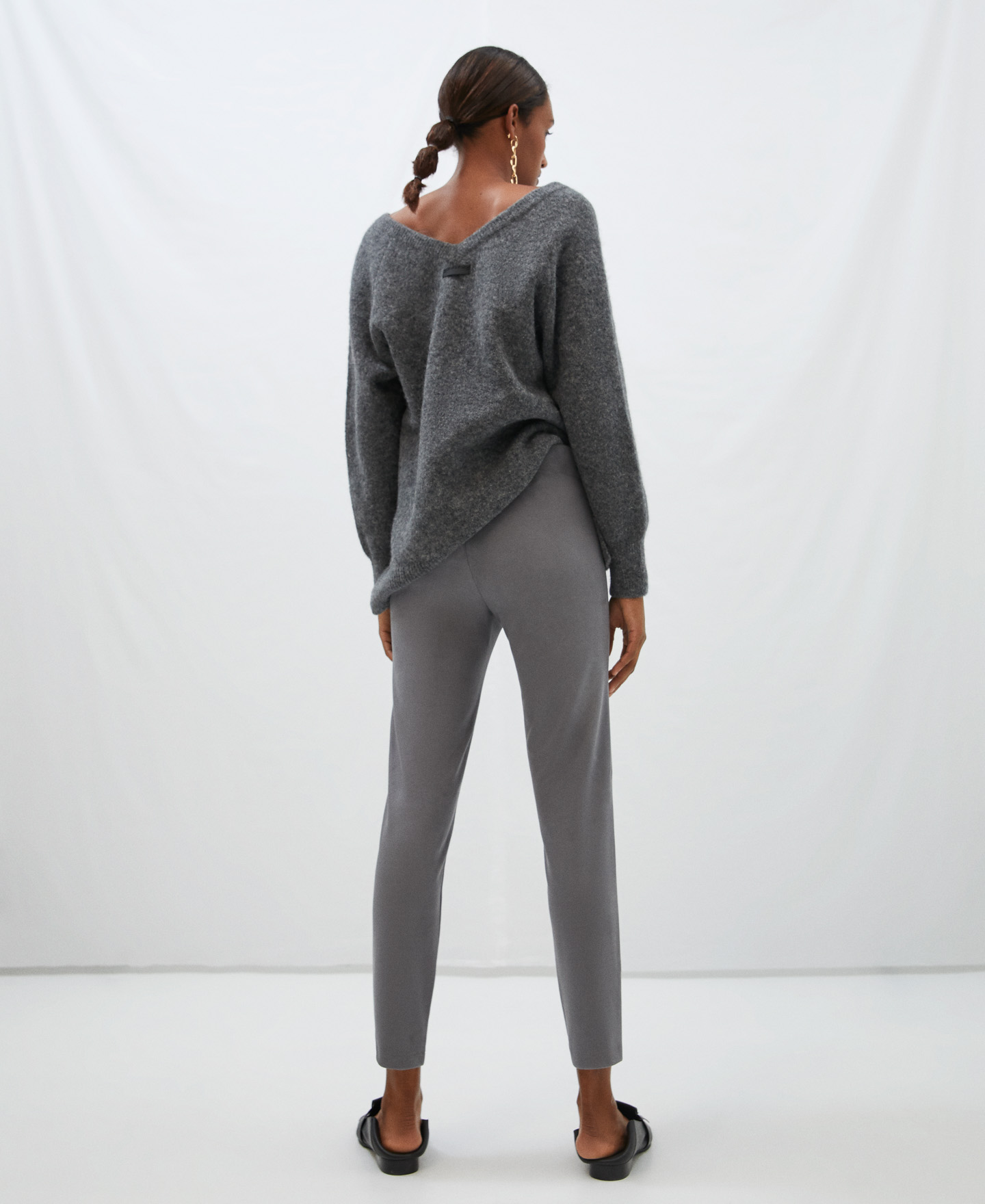 Stretch leggings in faux suede image number 2