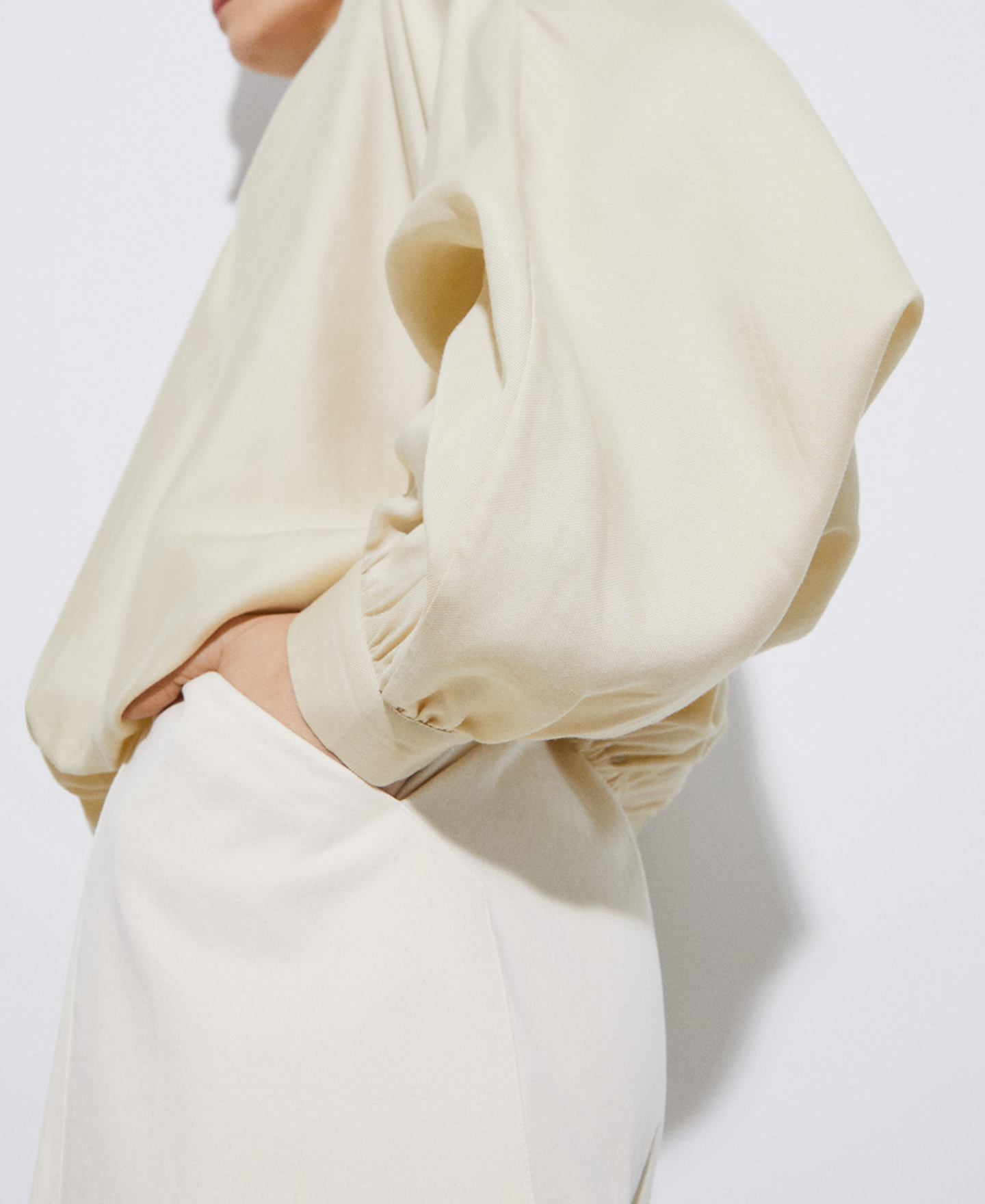 Lyocell bat sleeve blouse image number 4