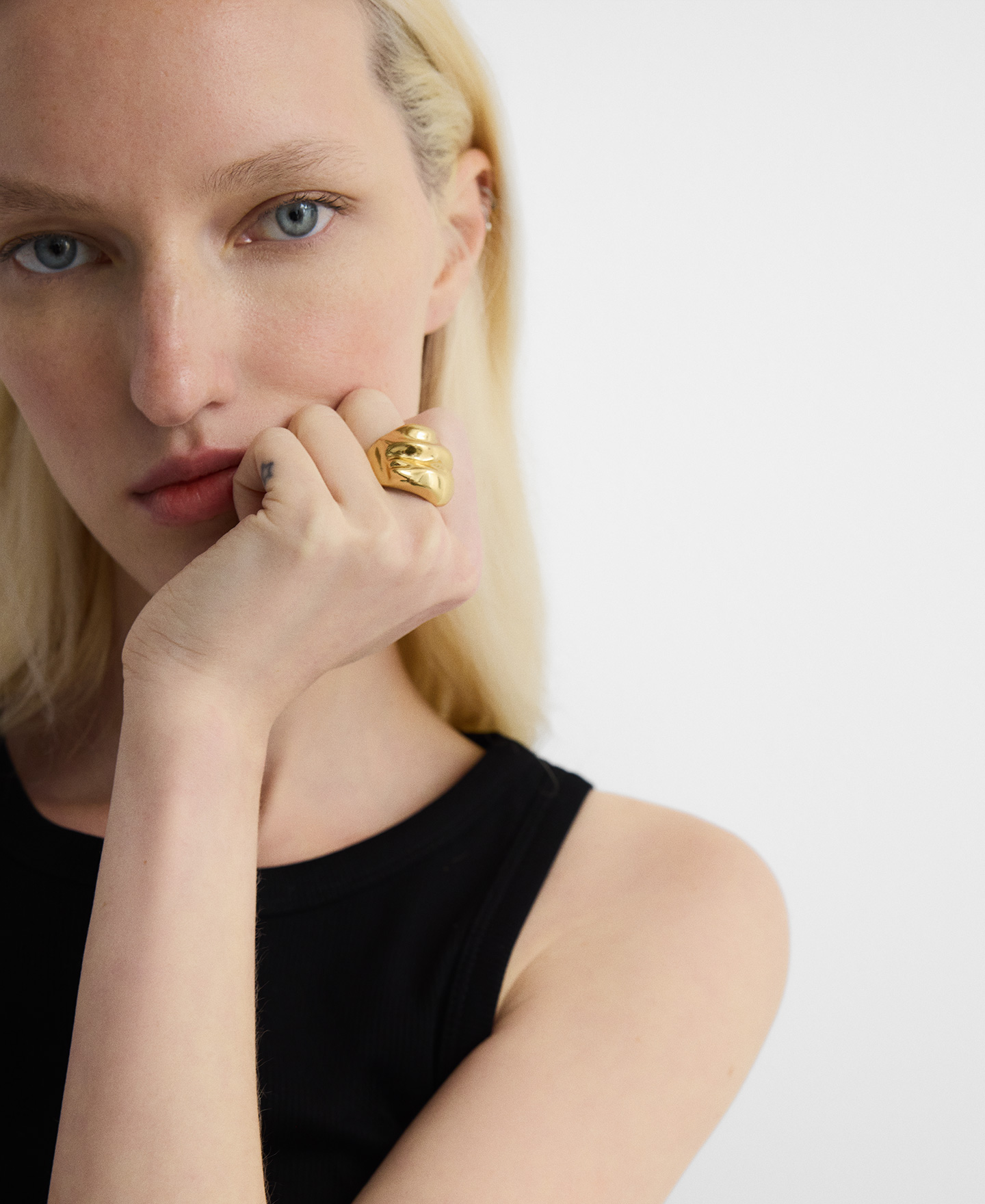 Organic-shaped metal ring image number 4