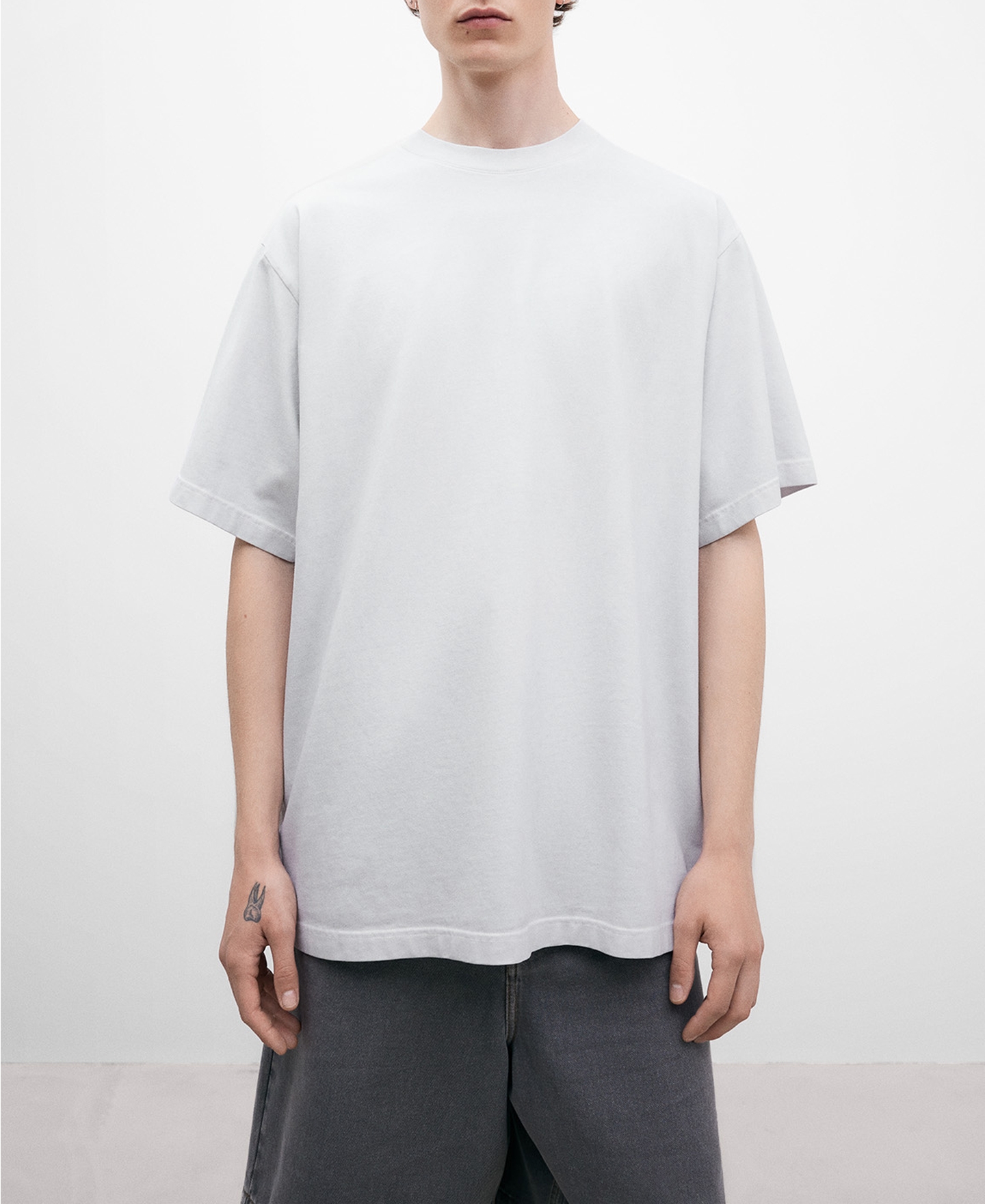 T-shirt de algodão cinzento para homem image number 0