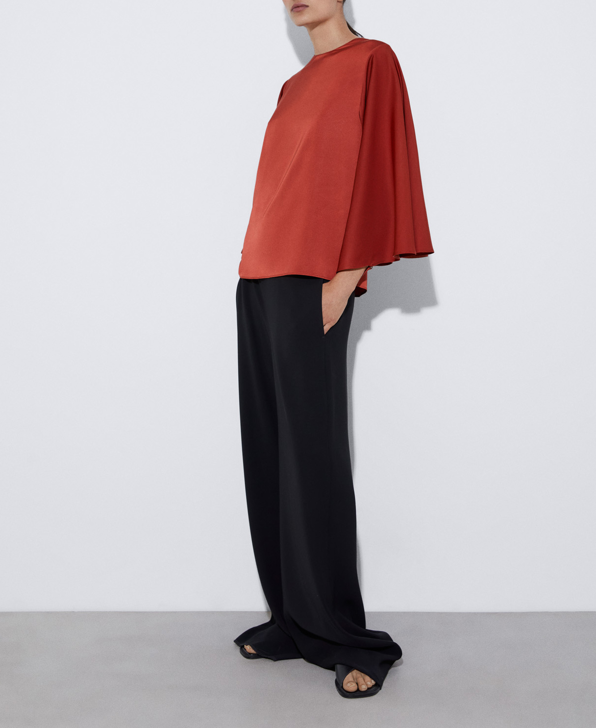 Crew neck cocktail shirt image number 1