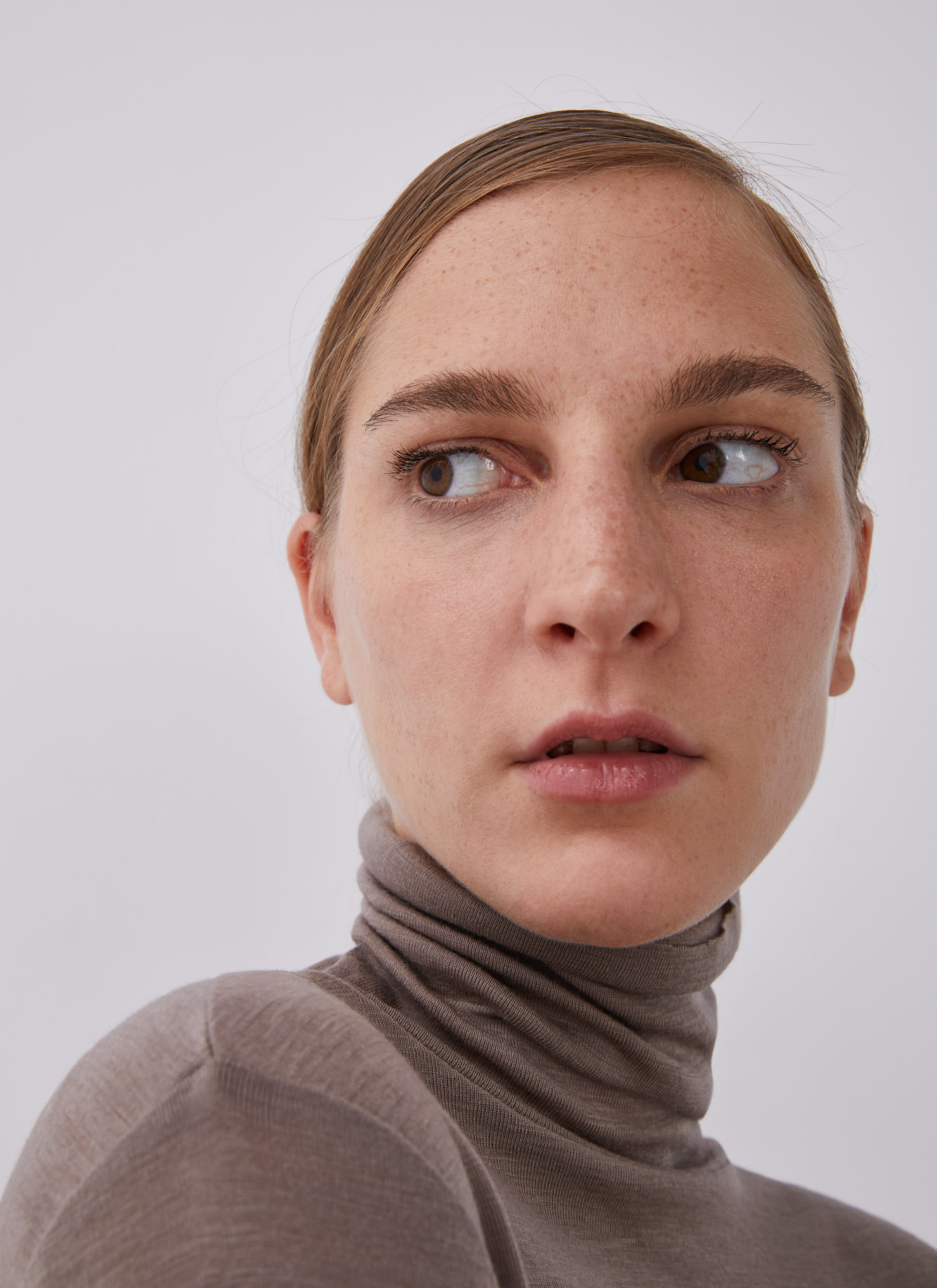 Merino wool sweater with high collar image number 3