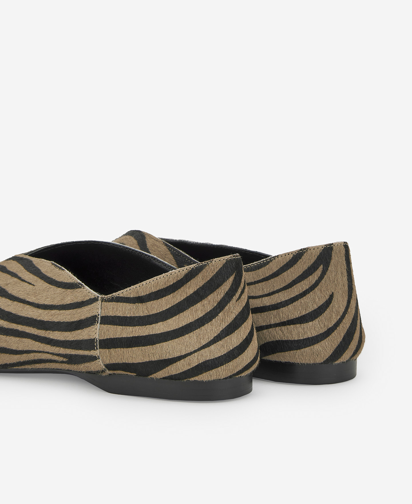 Cowhide slippers image number 2