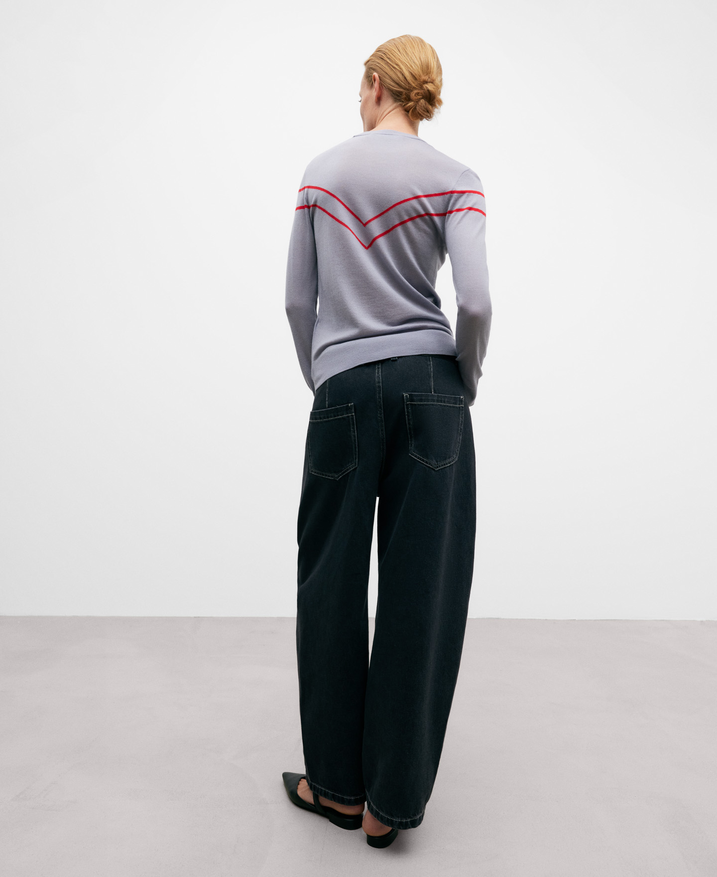 Merino wool two-tone intarsia sweater image number 2