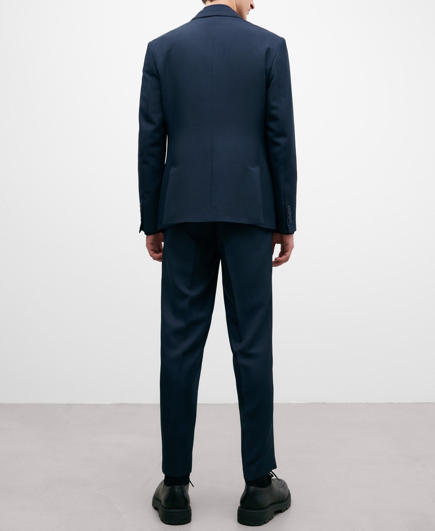 Blue two button blazer for men image number 2
