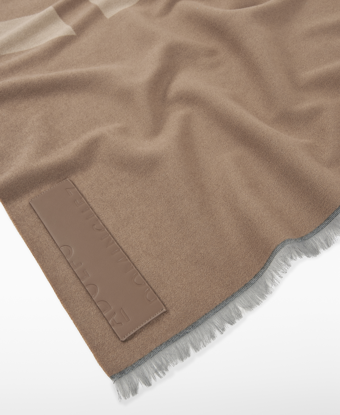 Bufanda bicolor maxi logo jacquard mujer image number 2