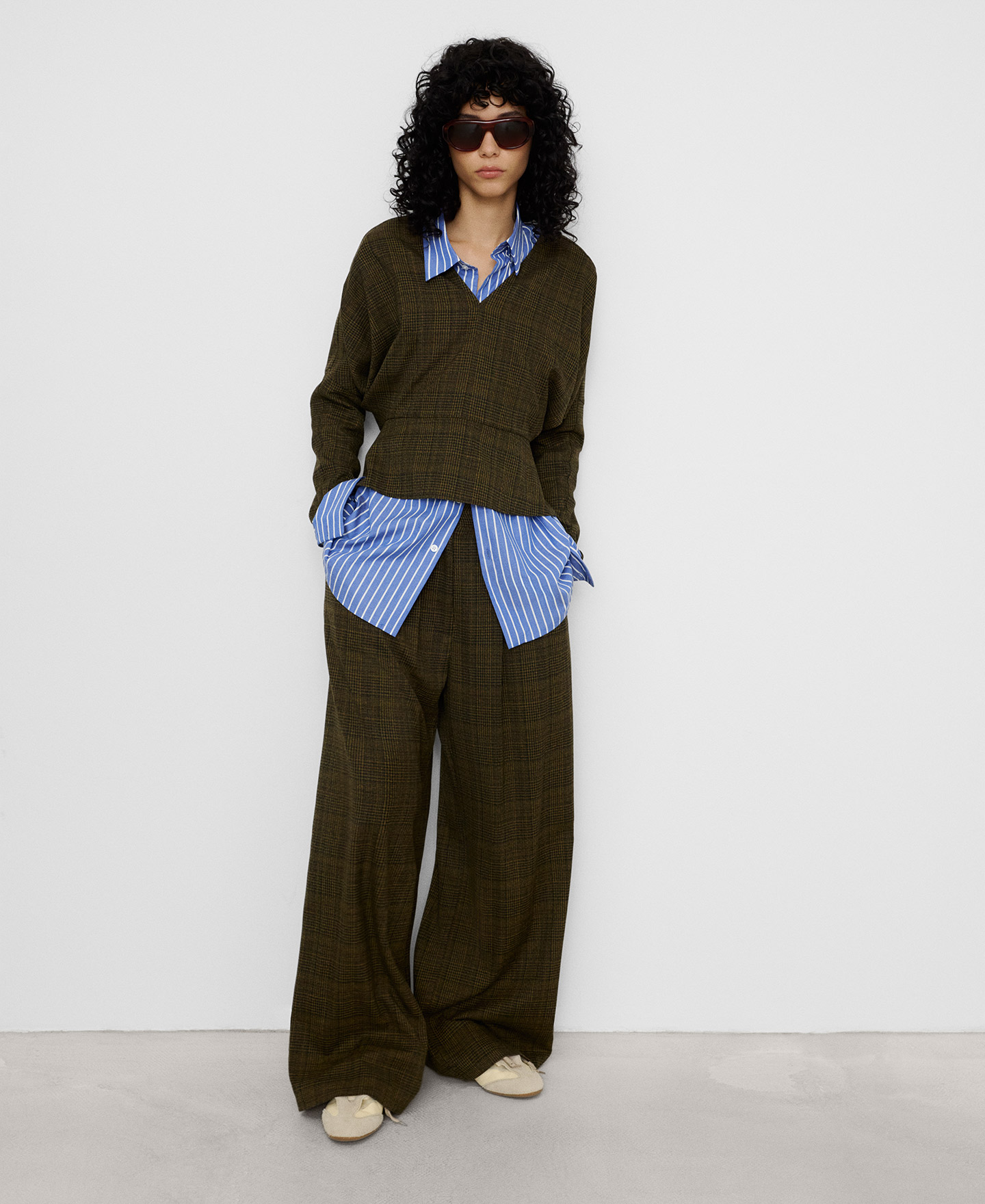 Checkered wide-leg trousers image number 1