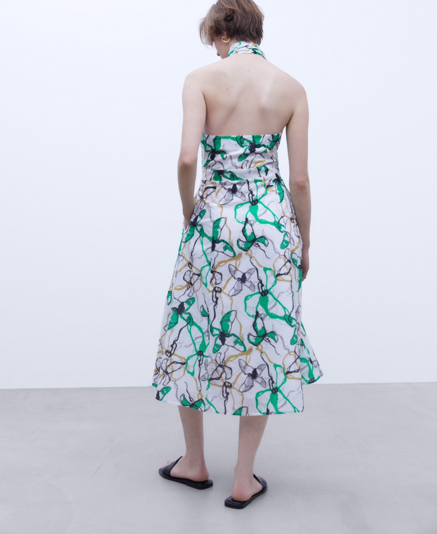 Halterneck printed dress image number 2