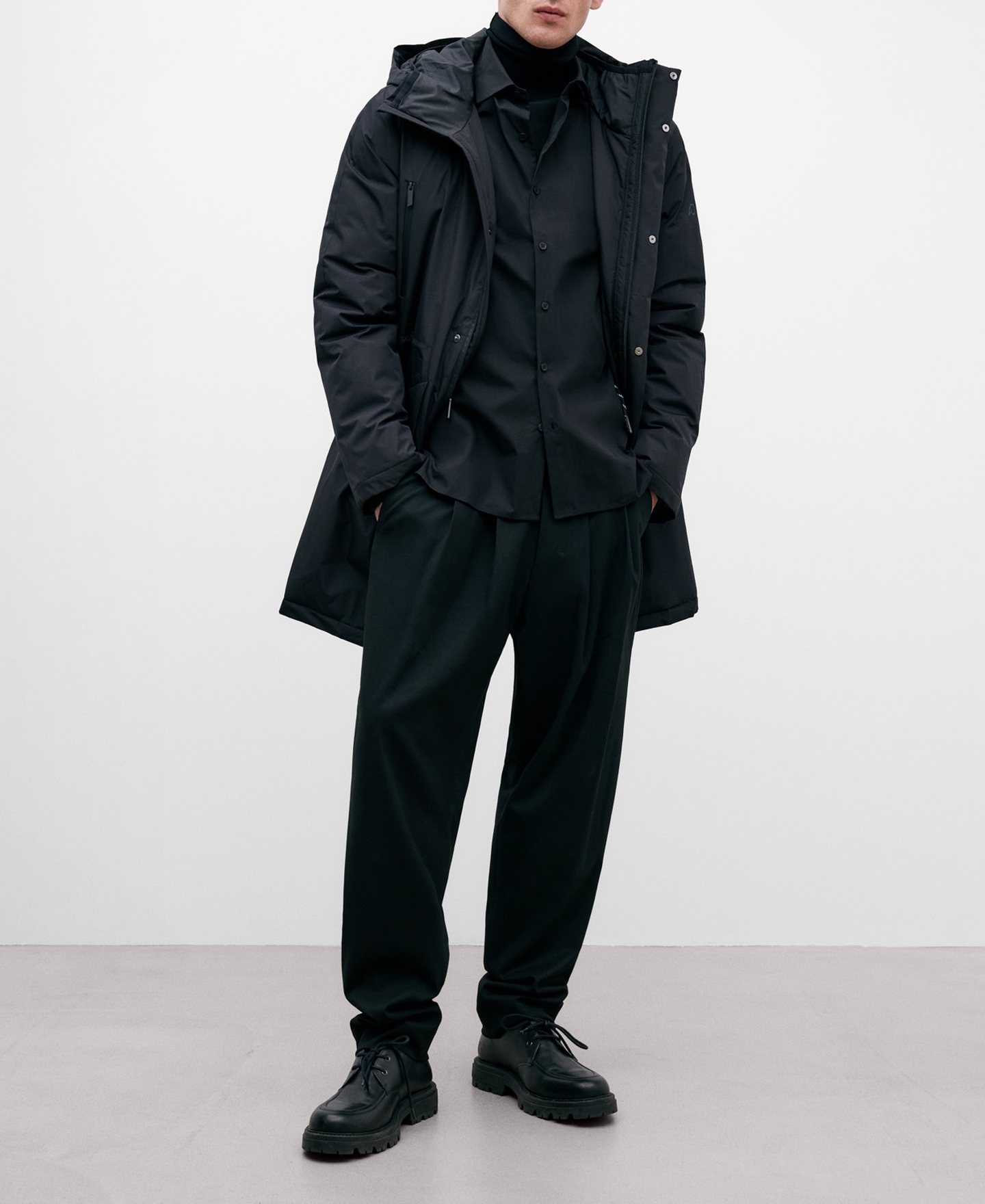 Black polyester parka for men image number 1