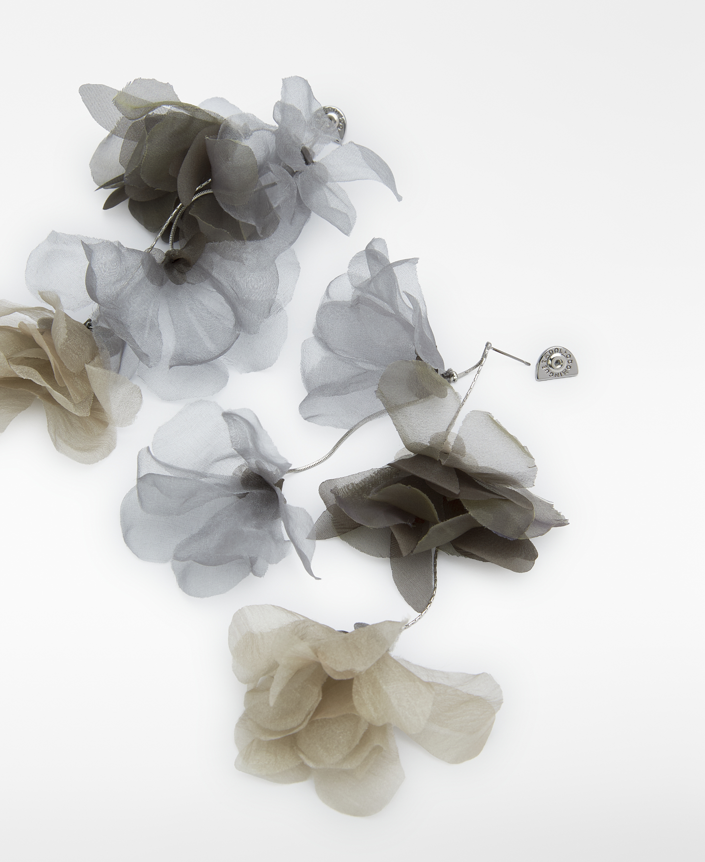 Maxi pendientes flores organza image number 2