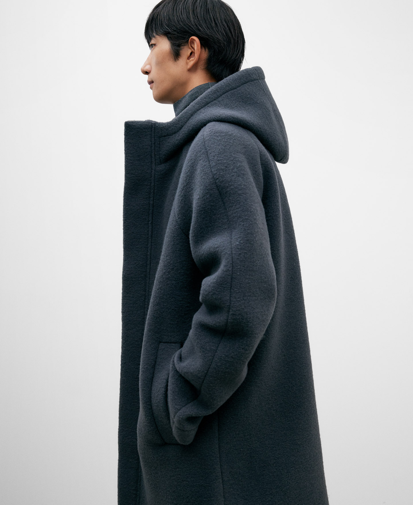 Grey polyester long coat for men image number 3