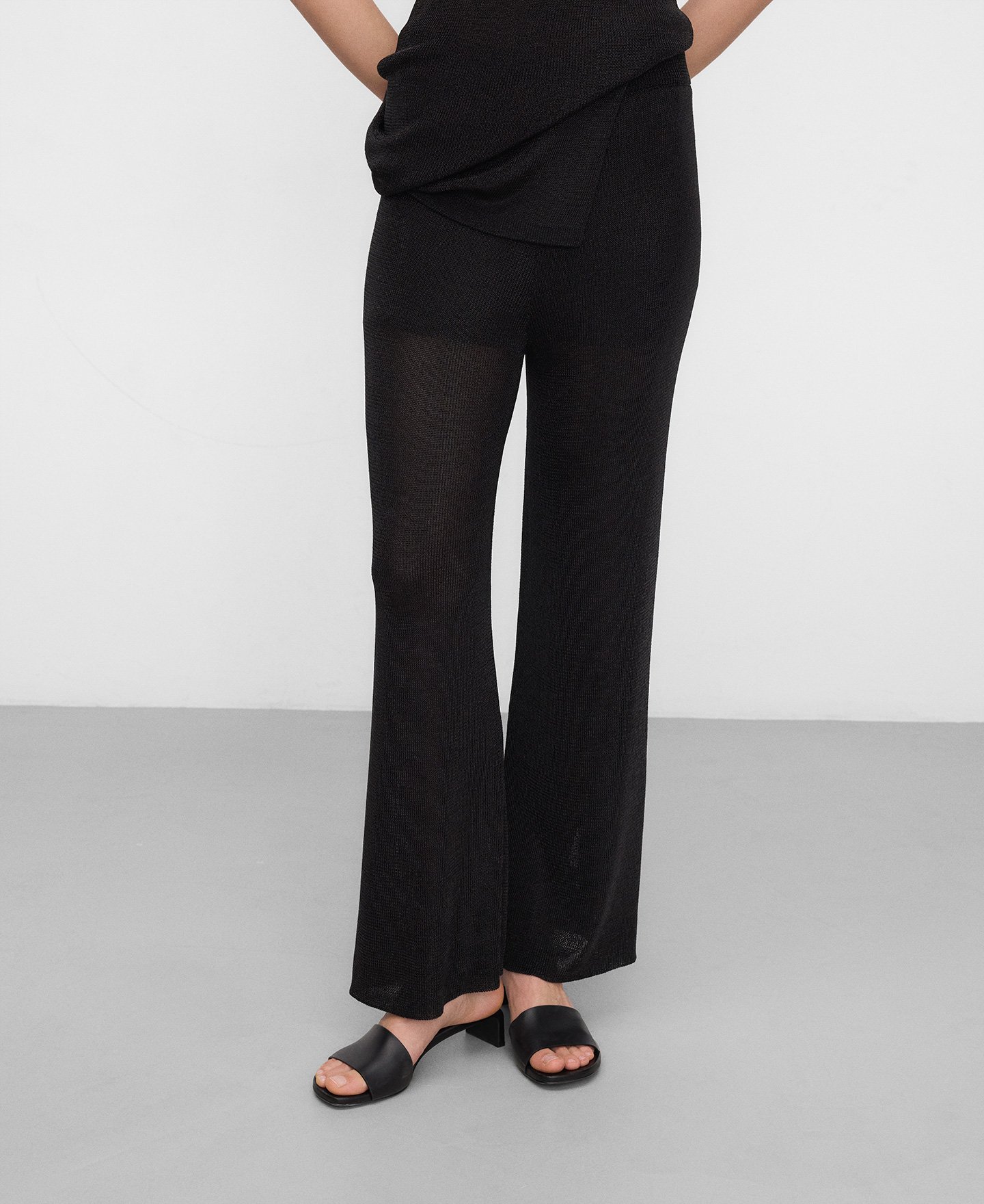 Cal&ccedil;as em malha metalizada image number 0