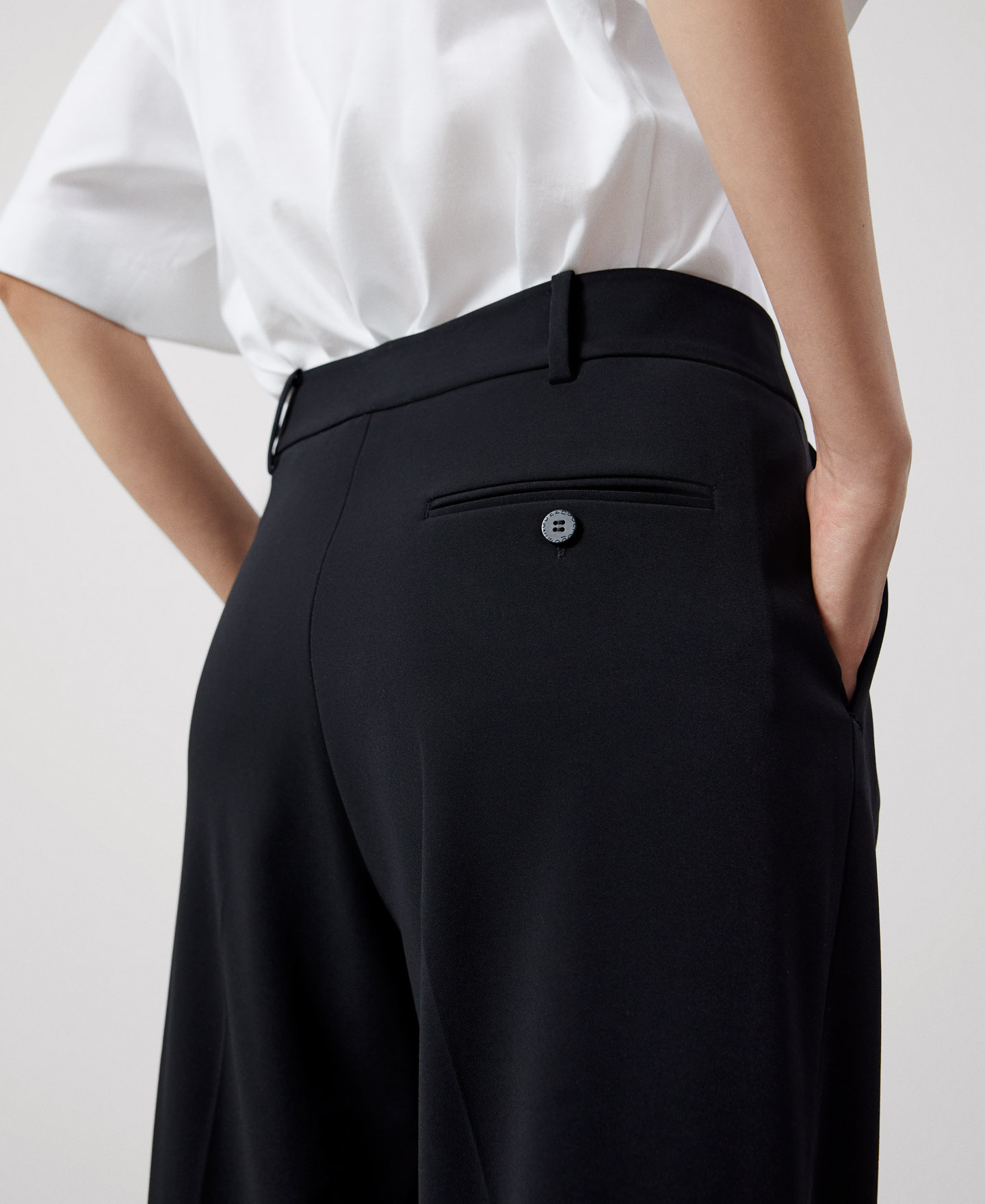 Pantalón carrot fit image number 3