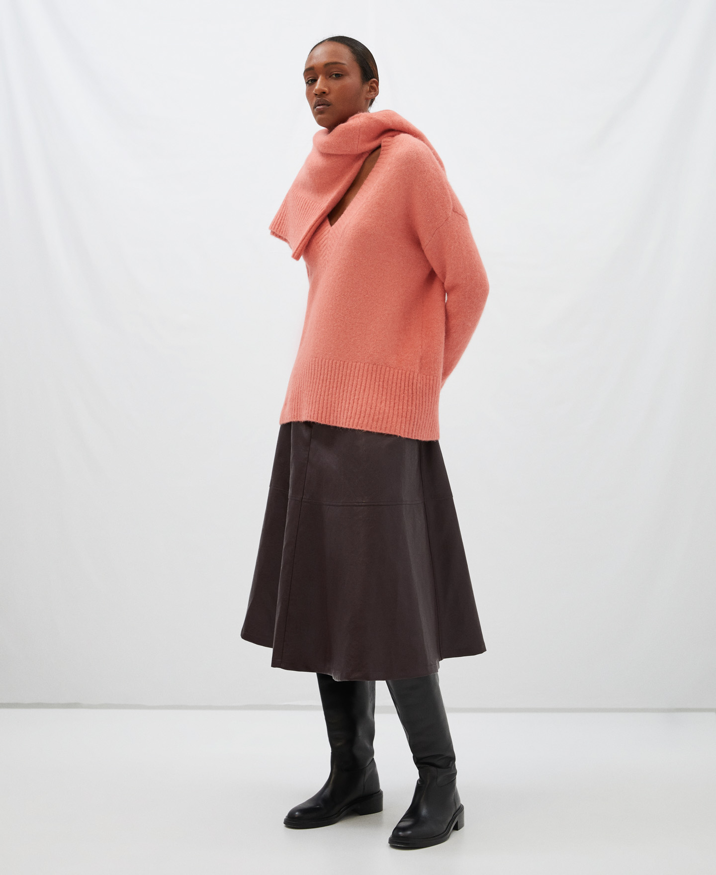 Jersey escote pico en alpaca image number 1