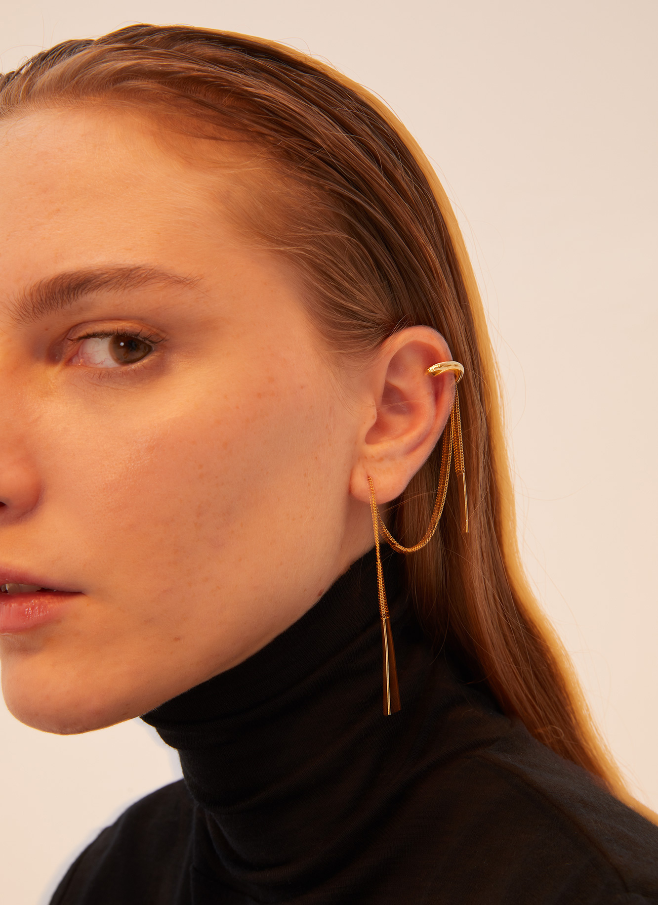Thin chain long piercing image number 3
