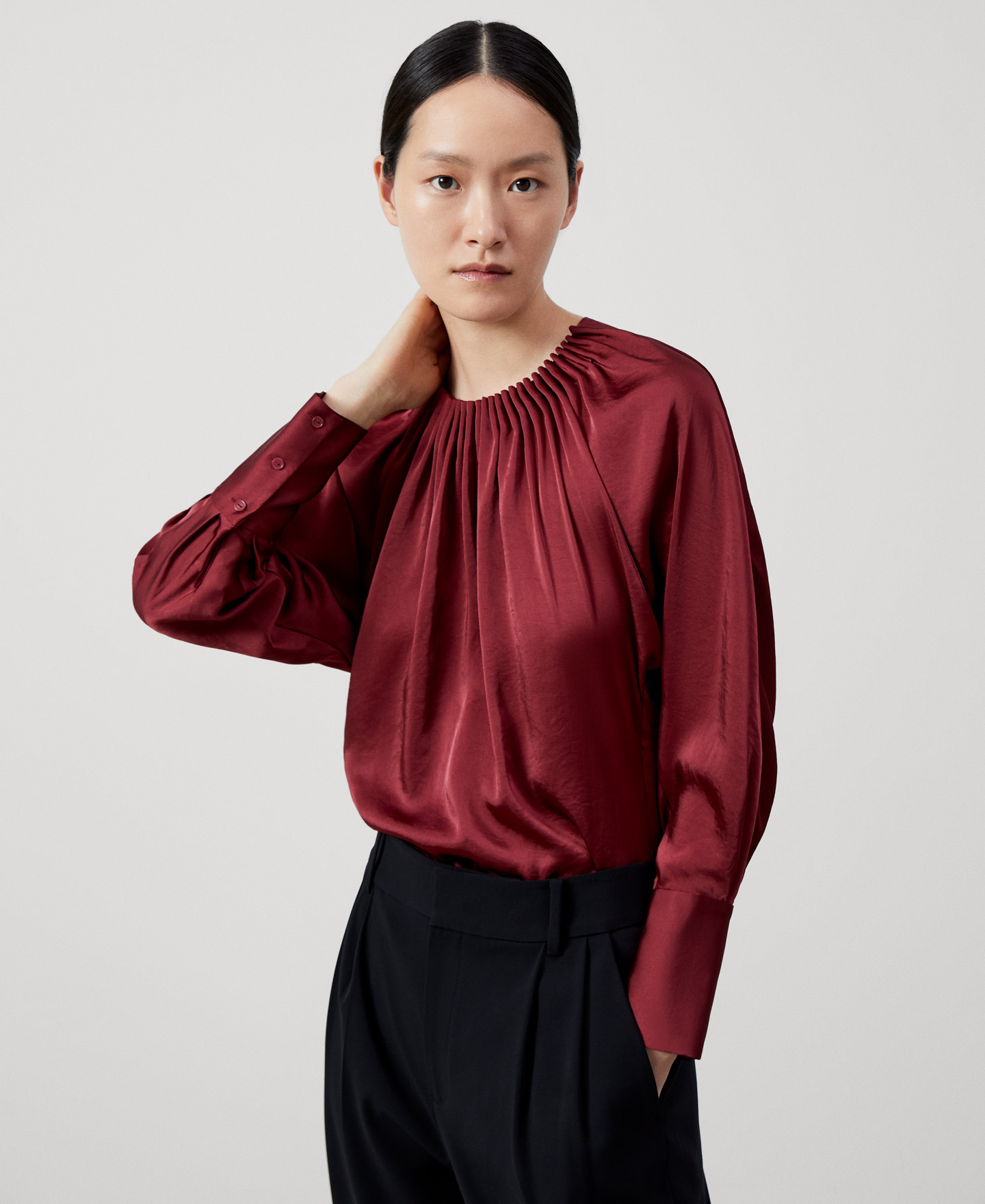 Ruffled collar and Japanese sleeve shirt image number 0