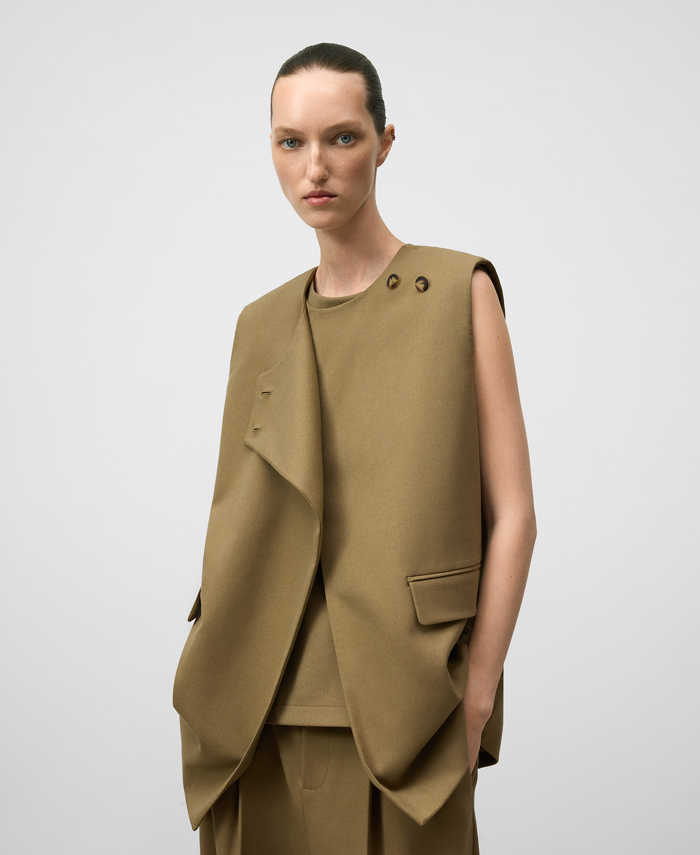 Cross-front vest woman image number 0