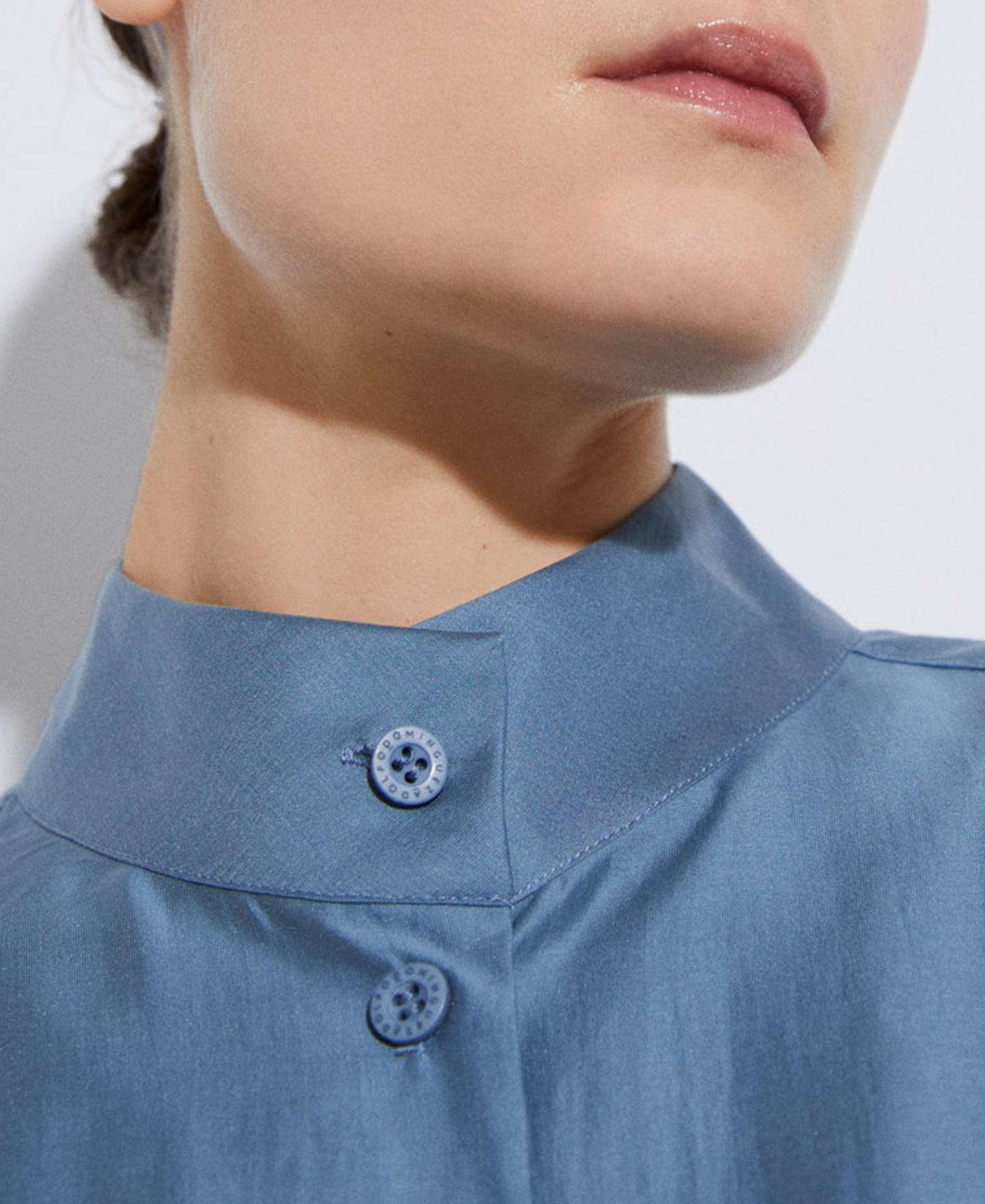 Blusa cuello Mao en lyocell responsable image number 3